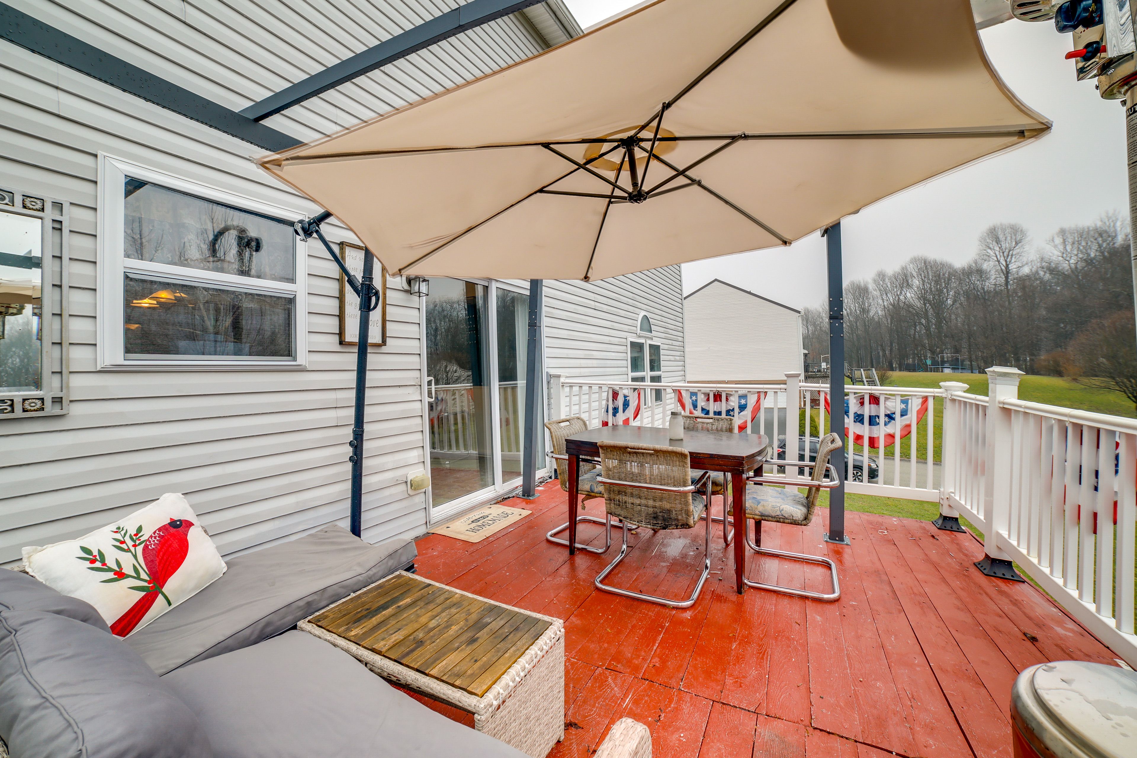 Furnished Deck