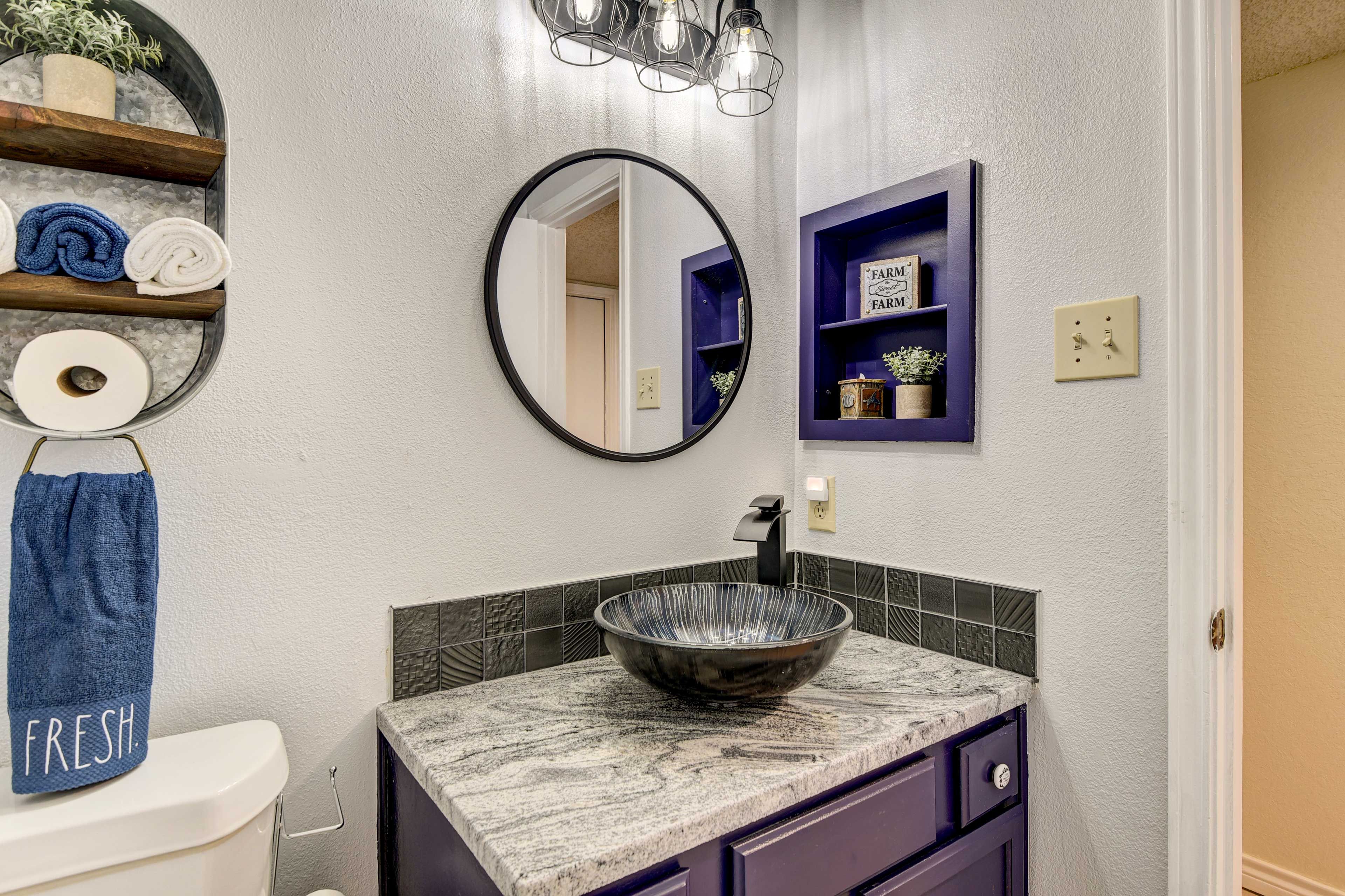 Full Bathroom | 1st Floor