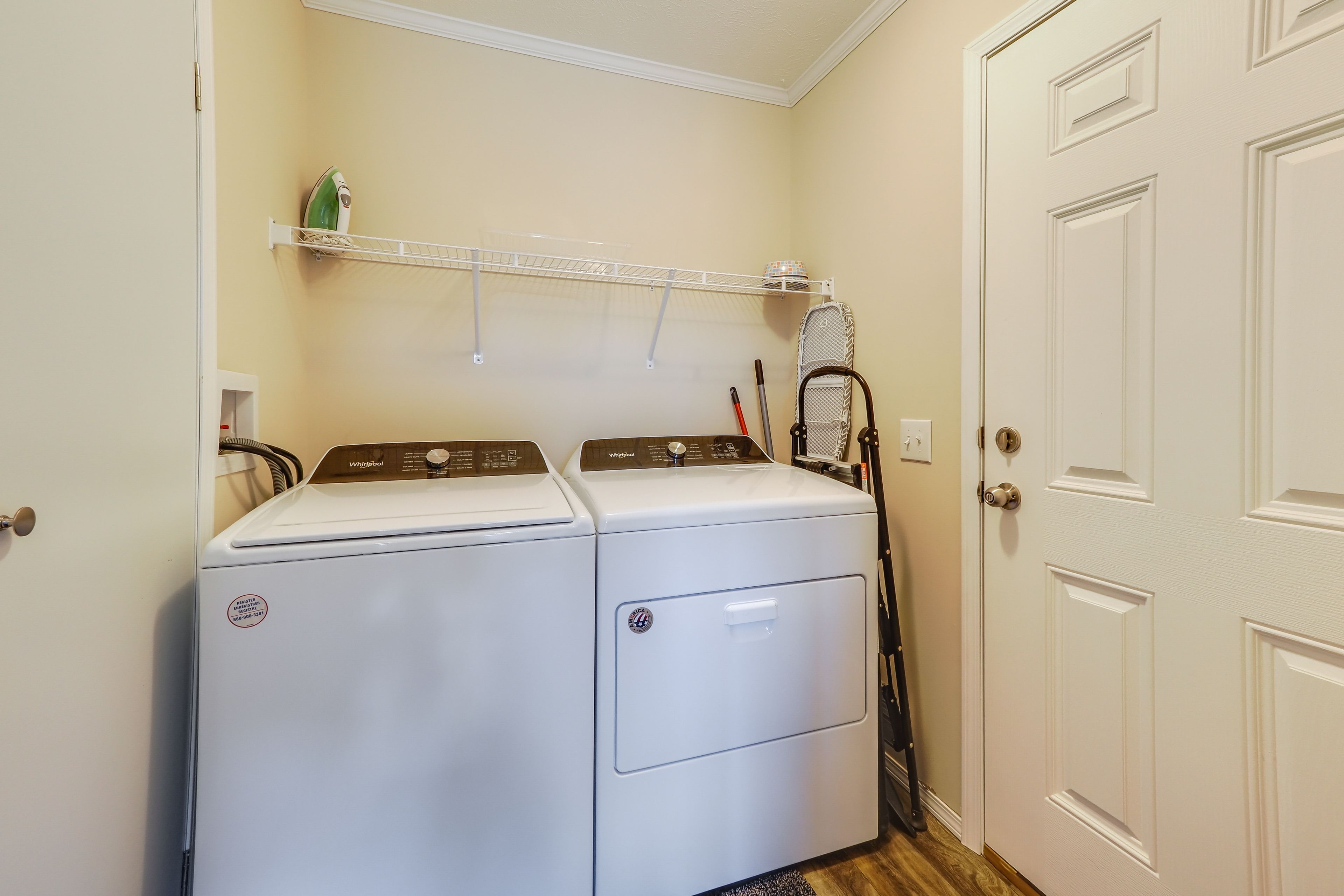 In-Unit Laundry | Washer/Dryer | Iron/Board
