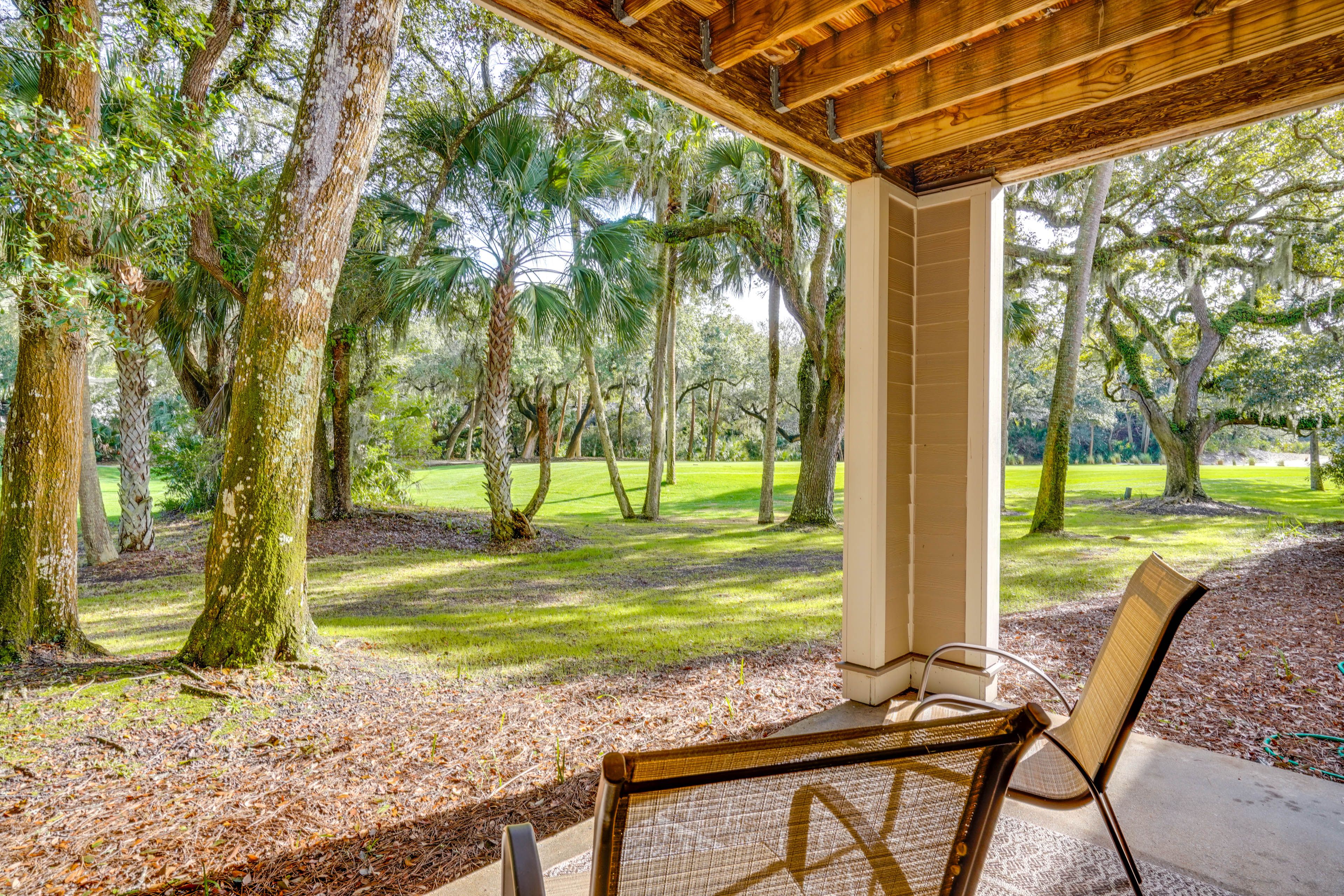Patio | Dining Area | Golf Course View