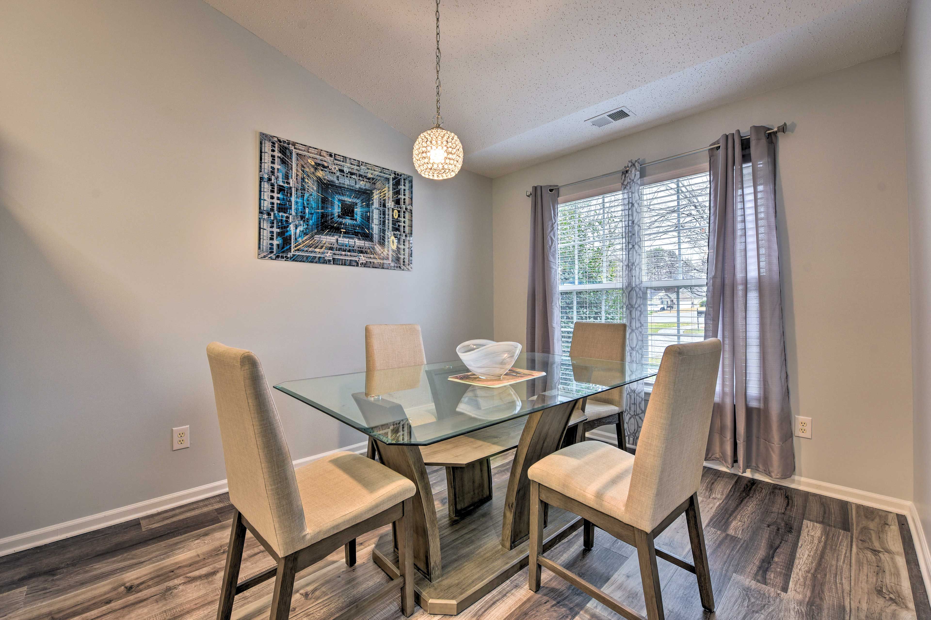 Dining Area | Dishware Provided