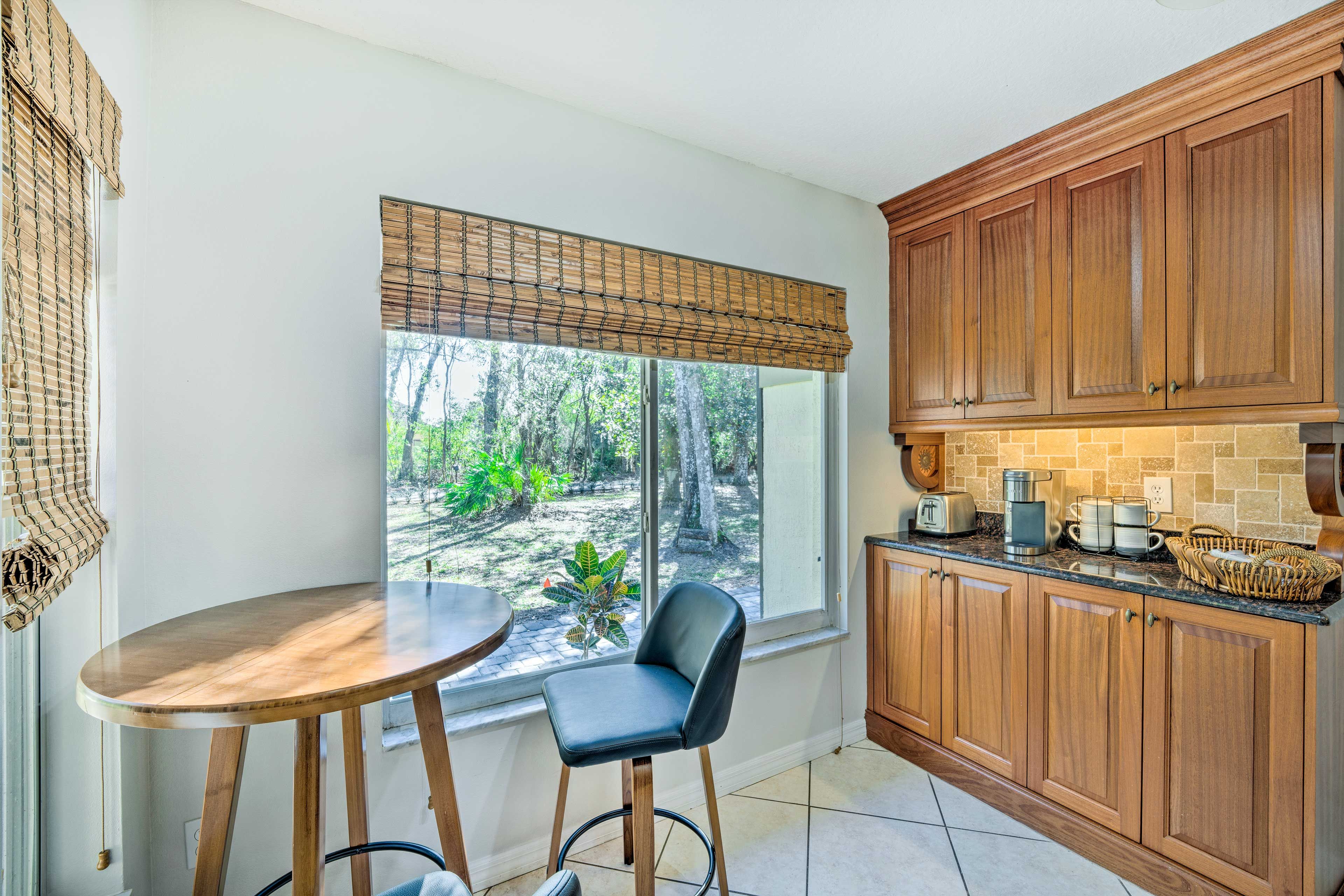 Kitchen | Breakfast Nook