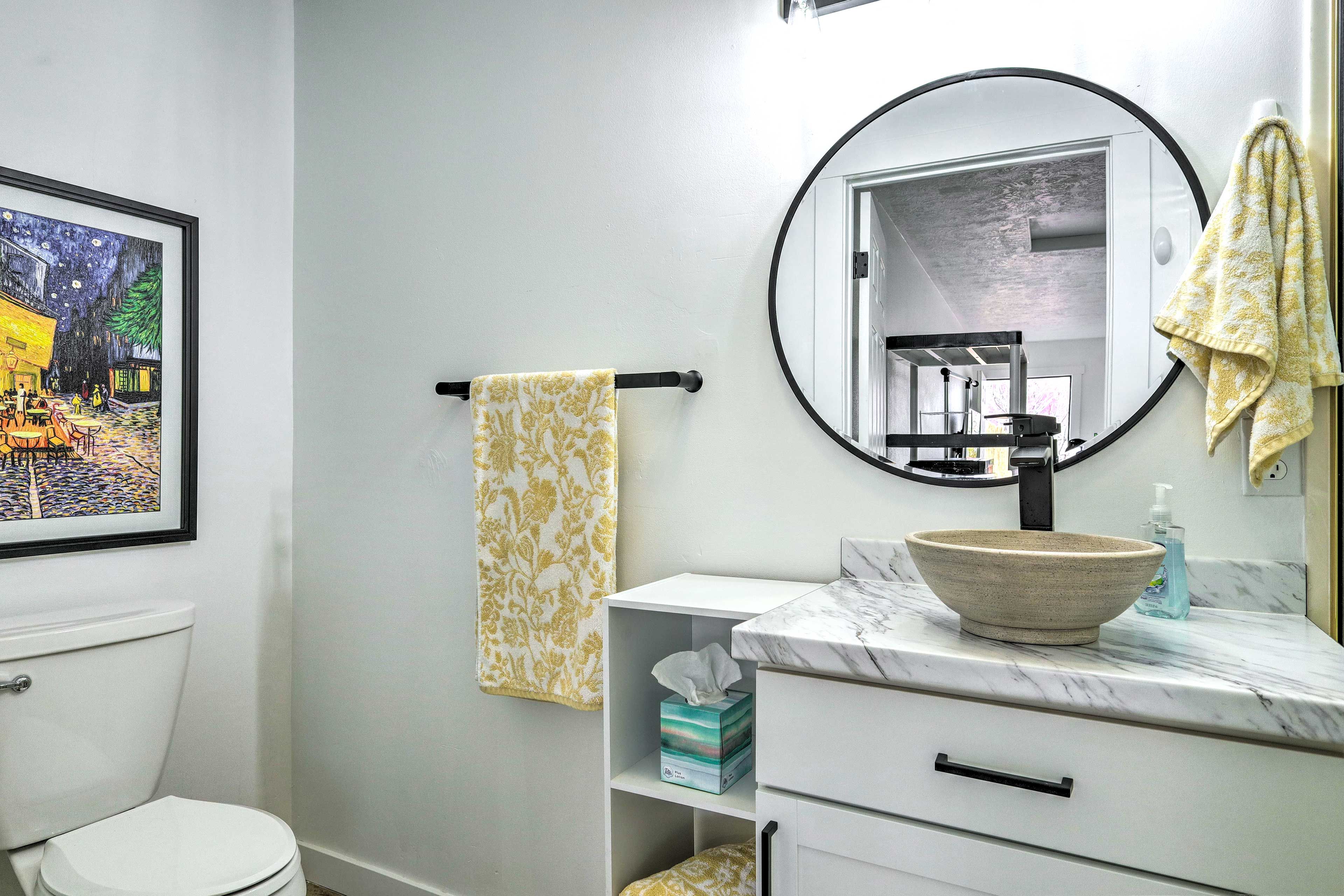 Bathroom | Towels Provided | Complimentary Toiletries