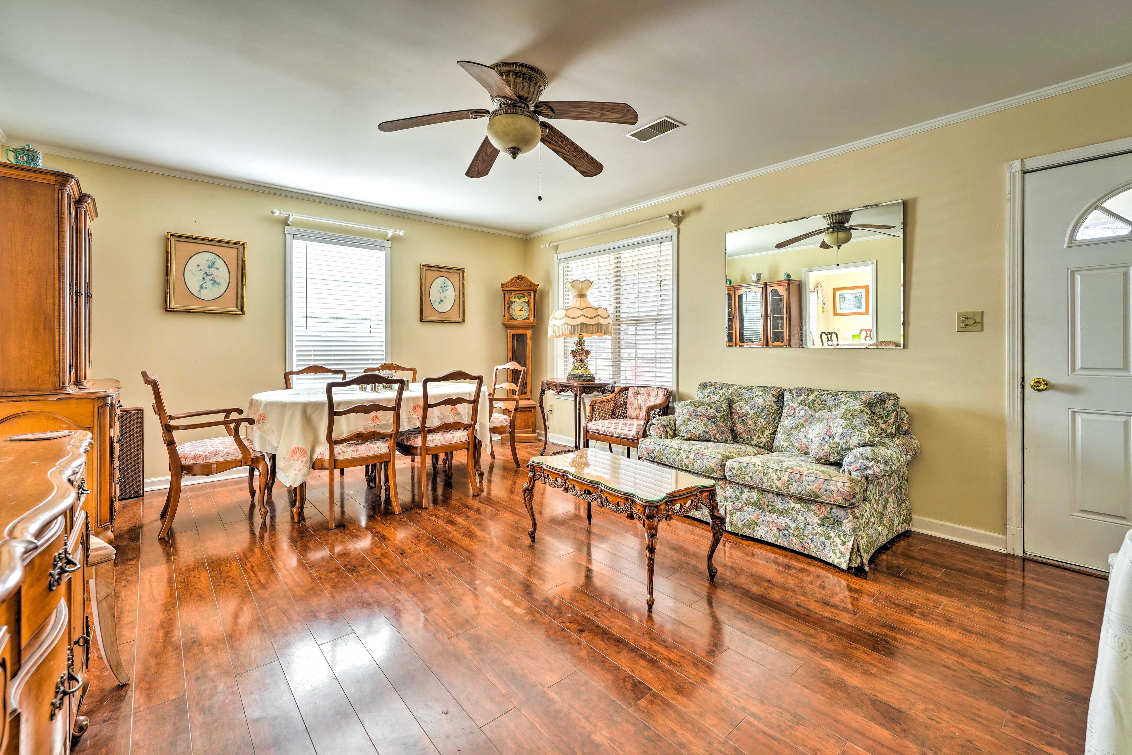 Living Room | Single-Story House | Smart TV | DVD Player | Full Sleeper Sofa