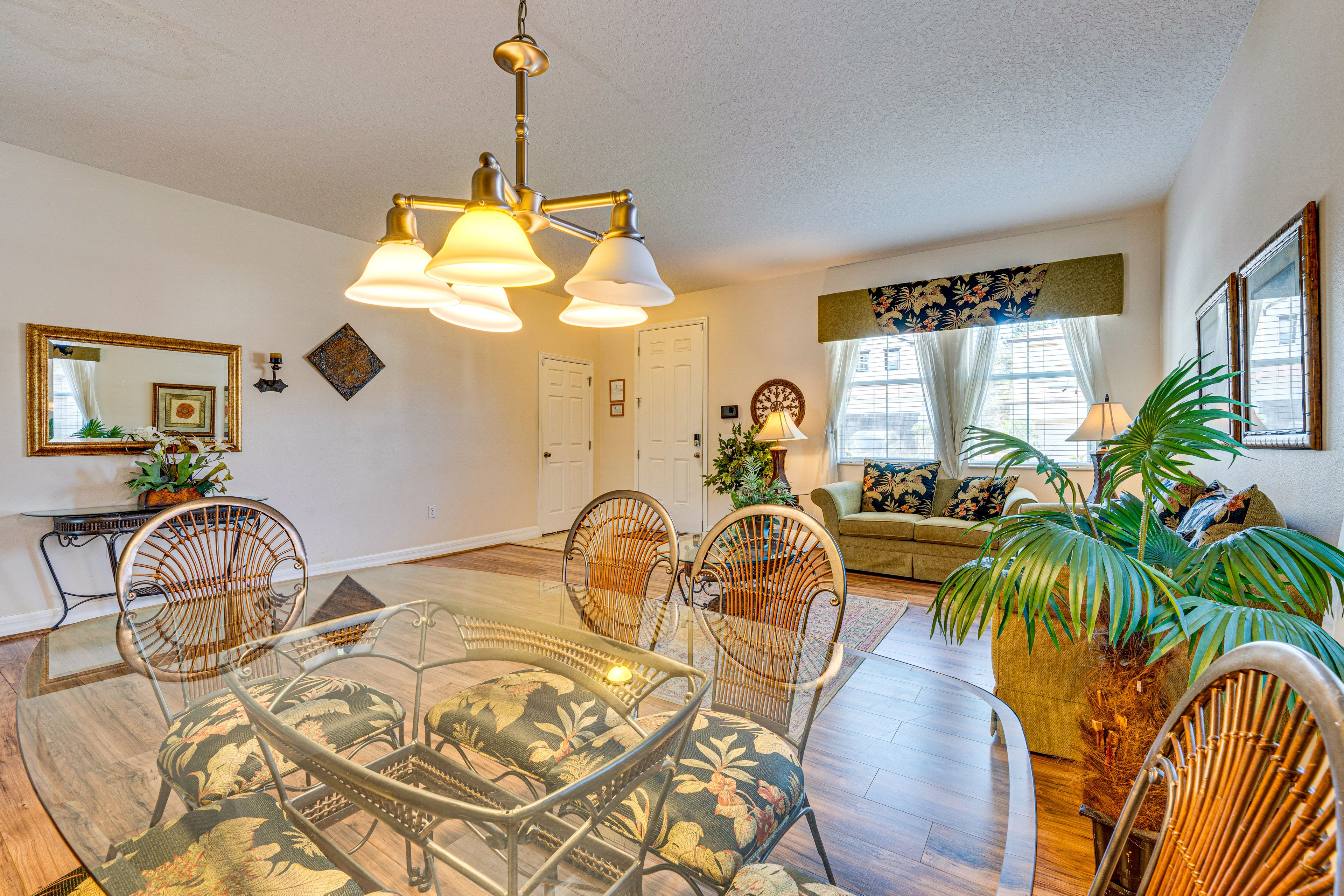 Dining Area | 1st Floor