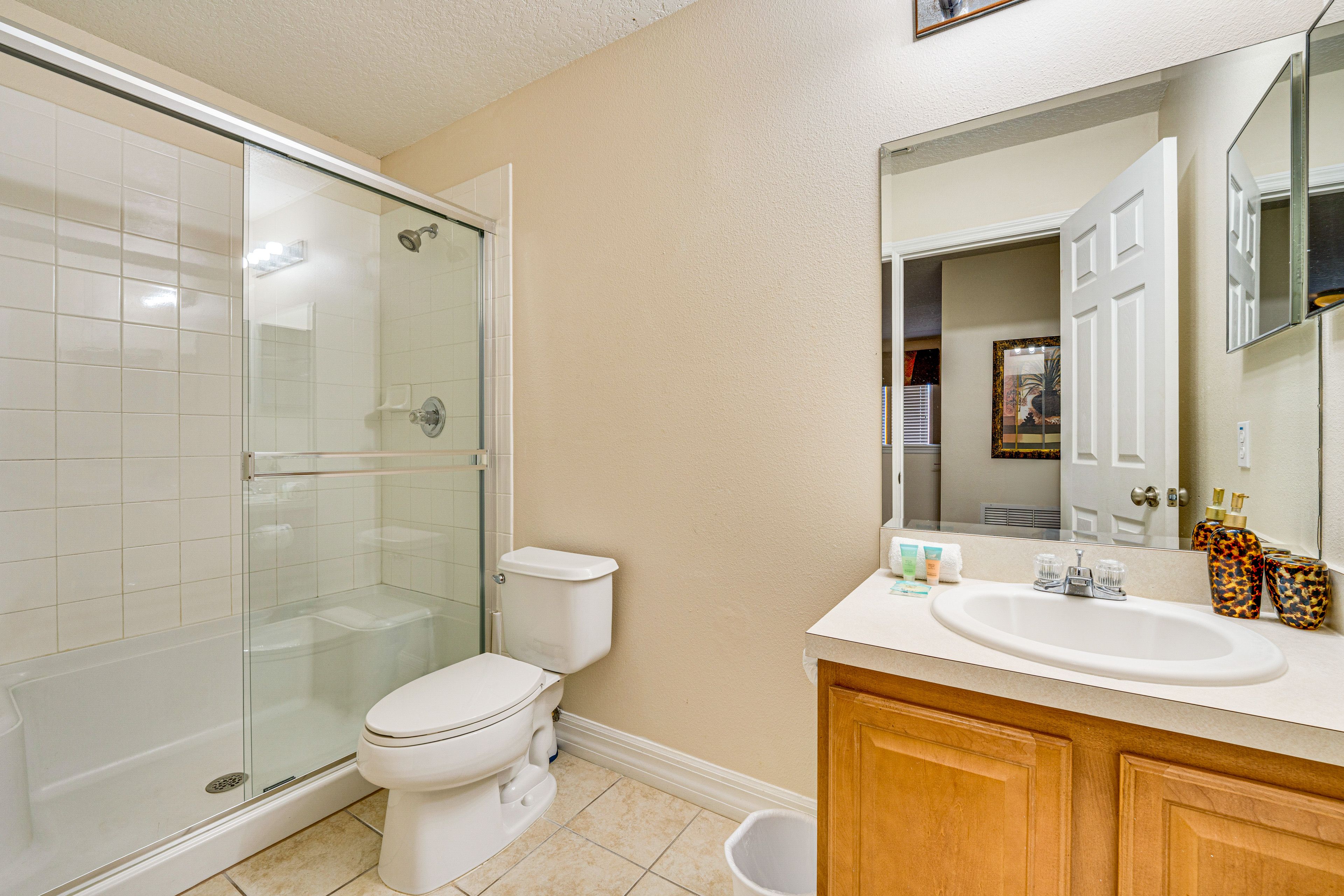 Full Bathroom | 2nd Floor