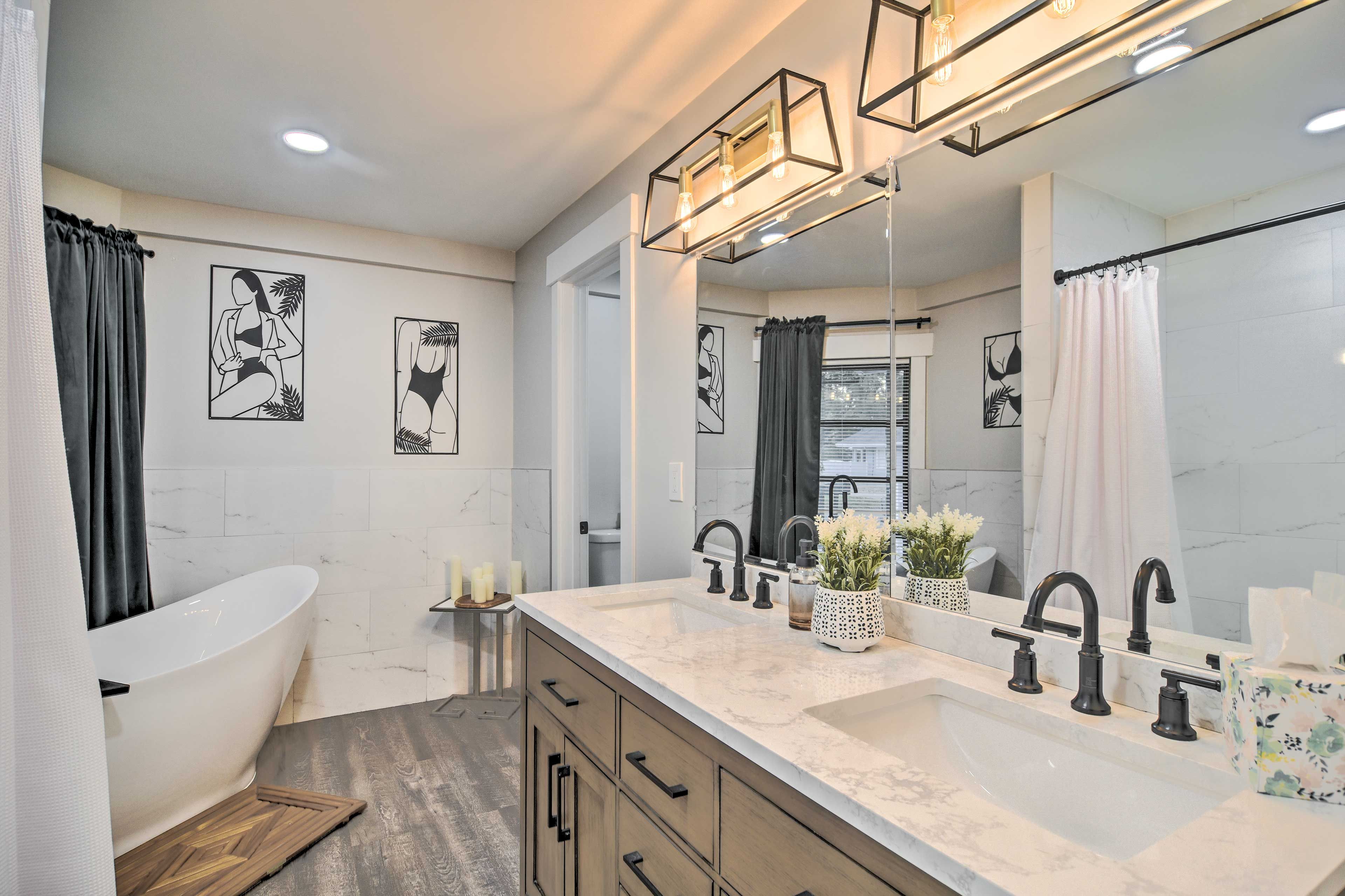 En-Suite Bathroom | Complimentary Toiletries