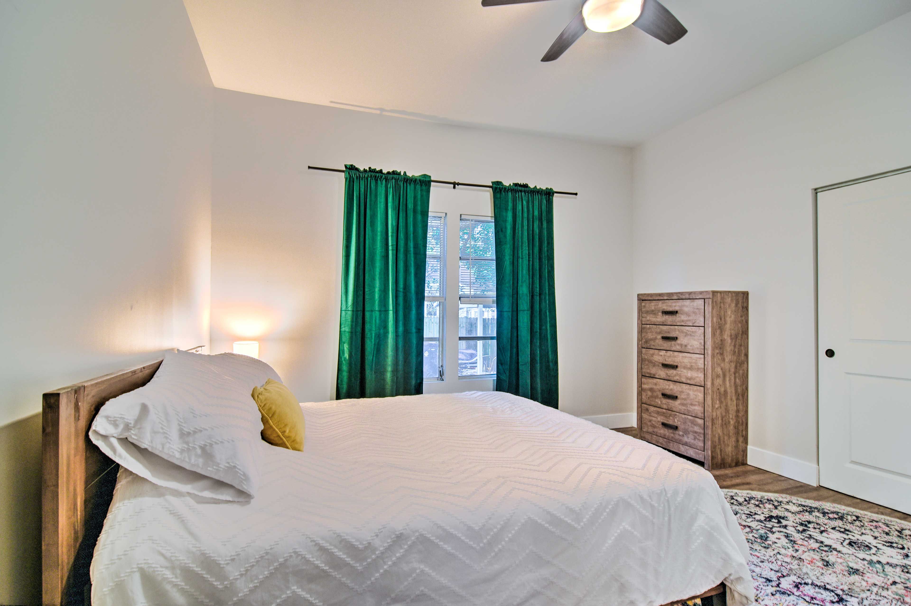 Bedroom 2 | King Bed | Linens Provided