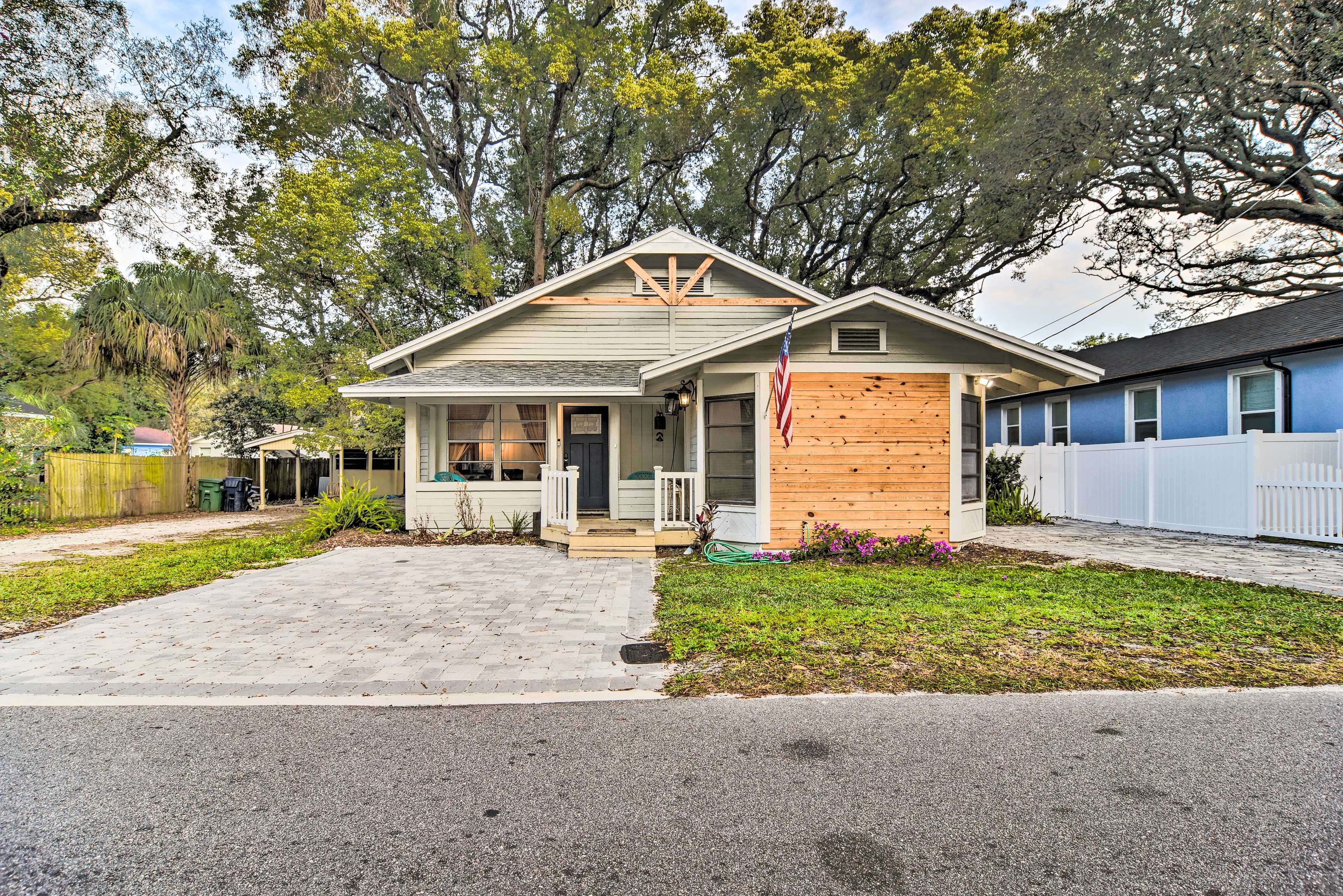 Tampa Vacation Rental | 3BR | 2BA | Stairs Required | 1,600 Sq Ft