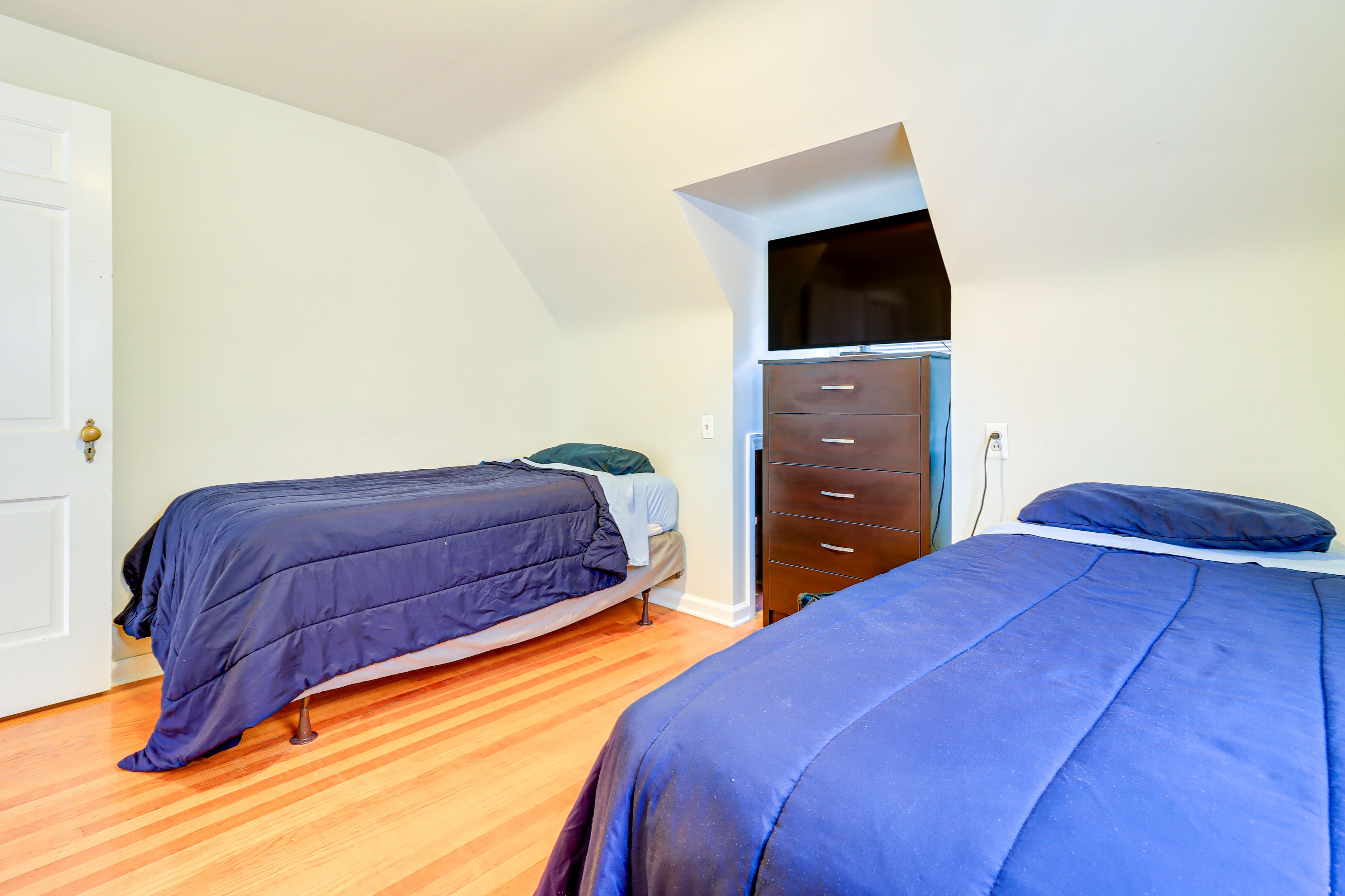 Bedroom 2 | 2 Twin Beds