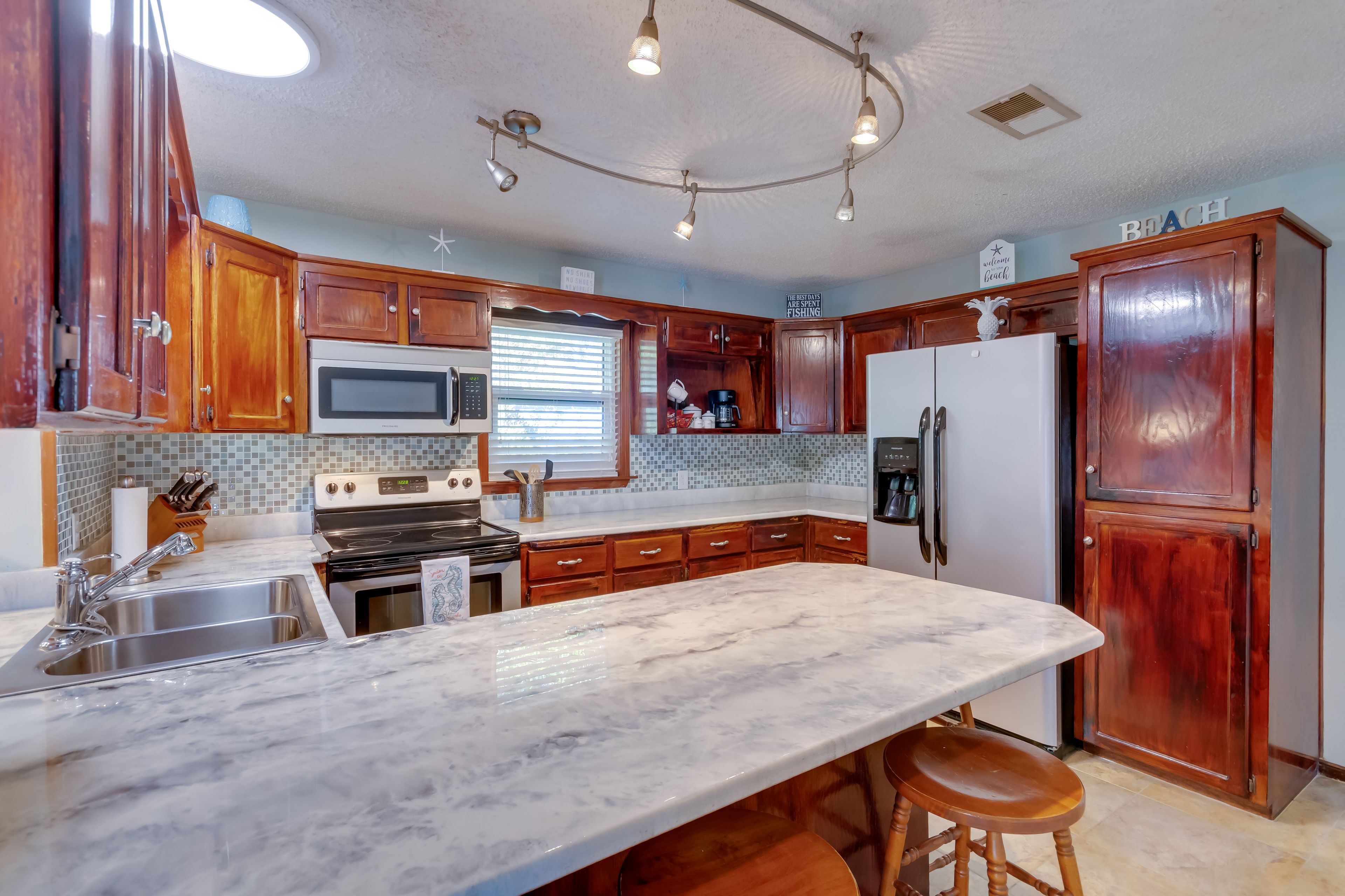 Kitchen | Blender | Drip Coffee Maker | Crockpot | Toaster