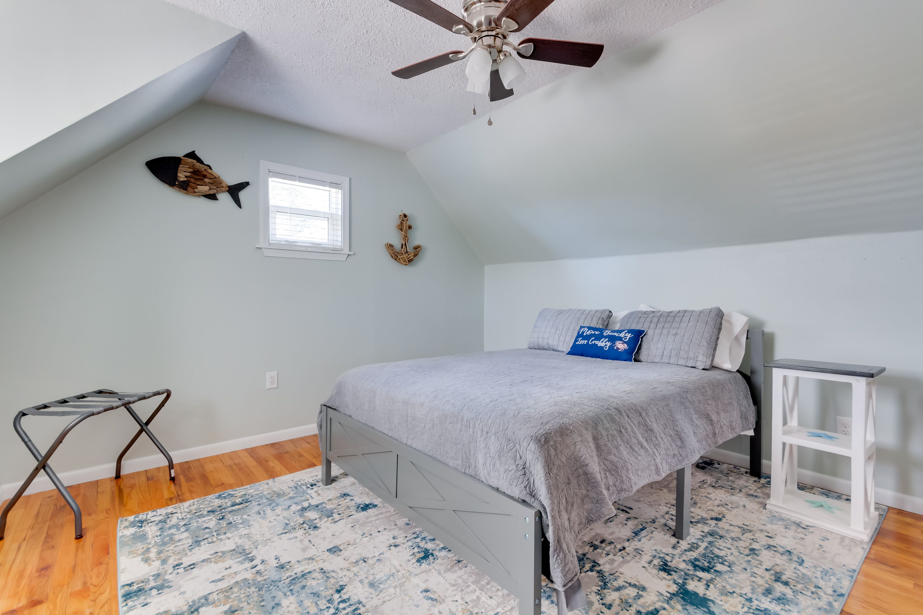 Bedroom 3 | Queen Bed