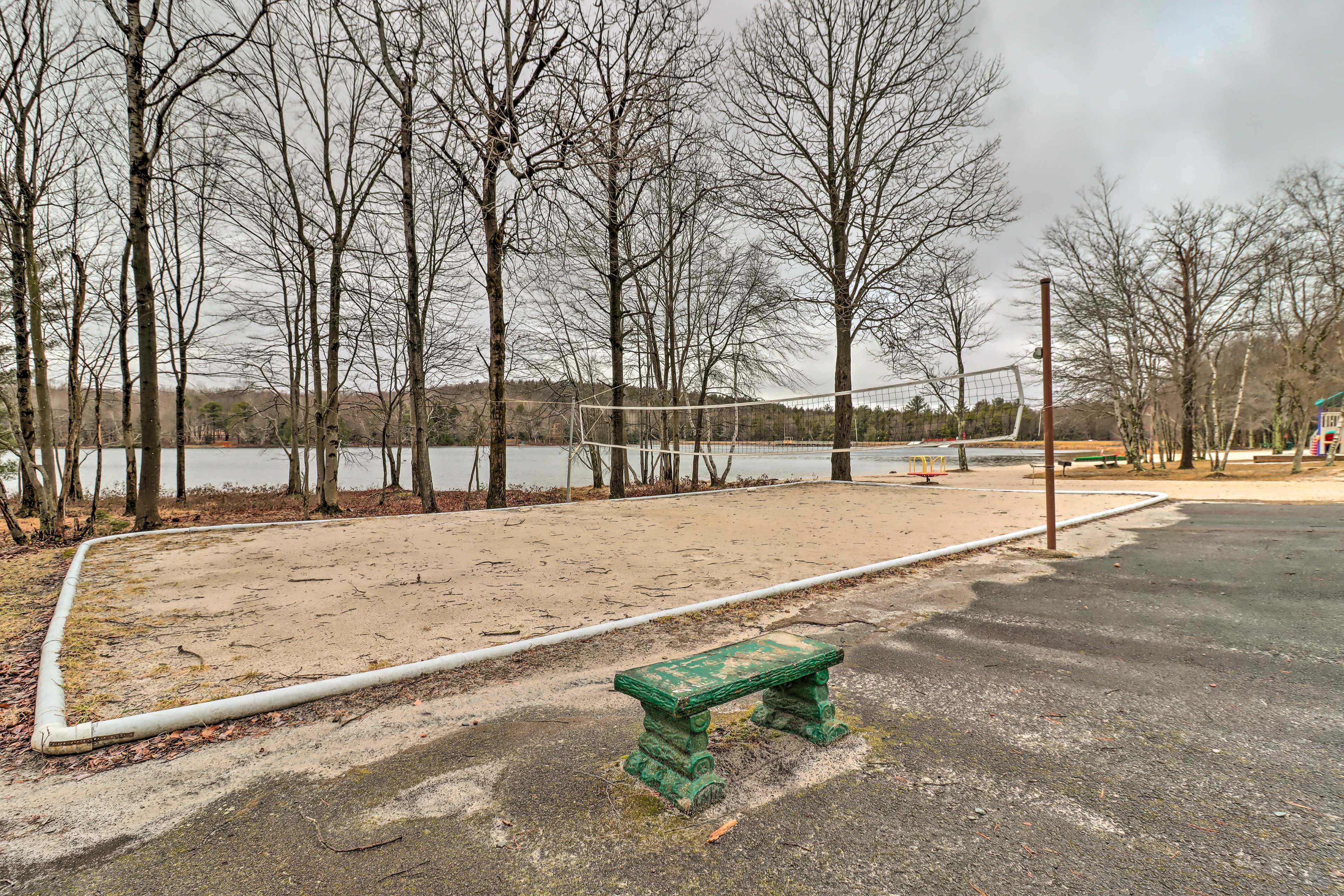 Community Amenities | Volleyball Court