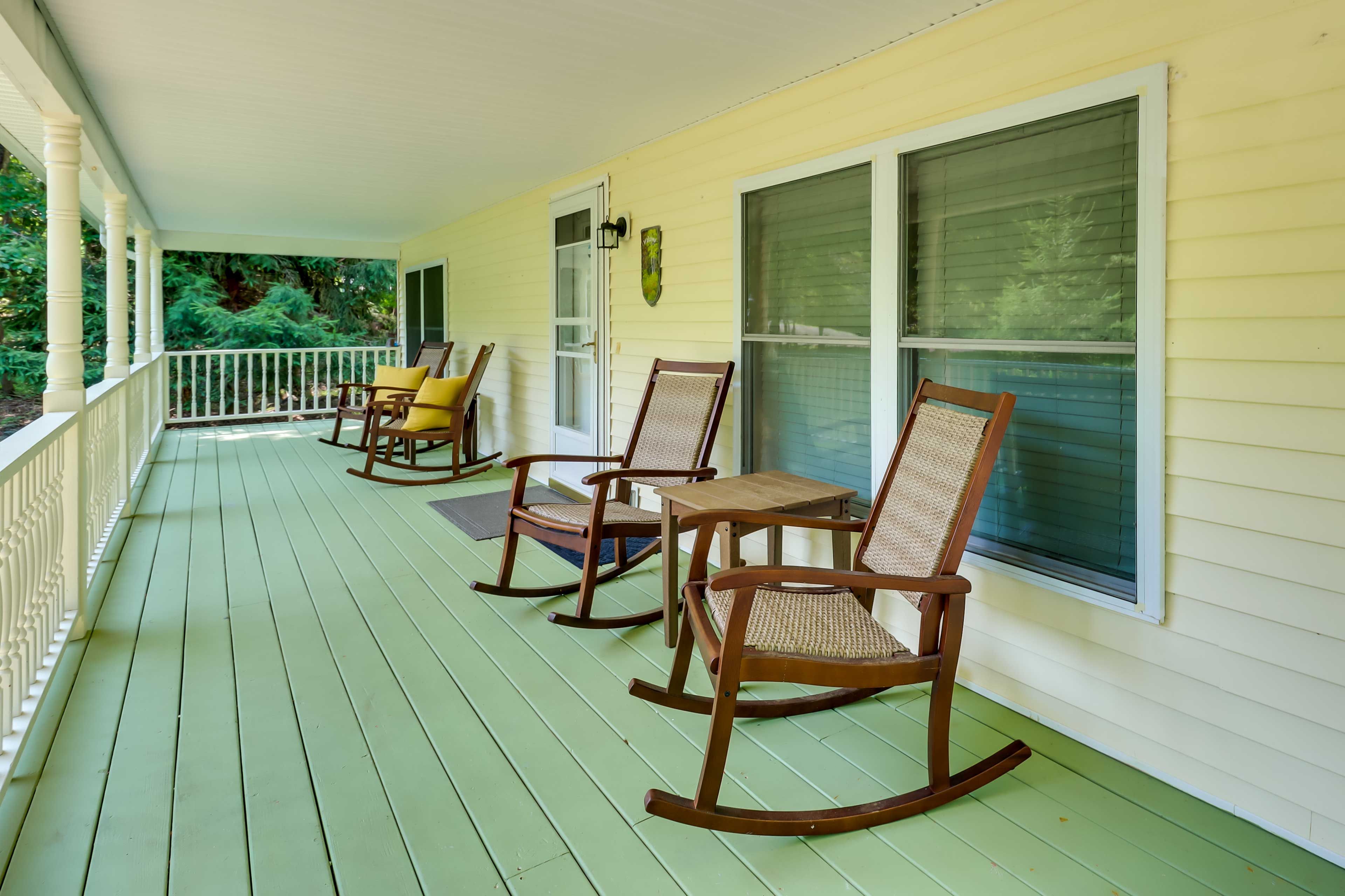 Covered Deck w/ Views