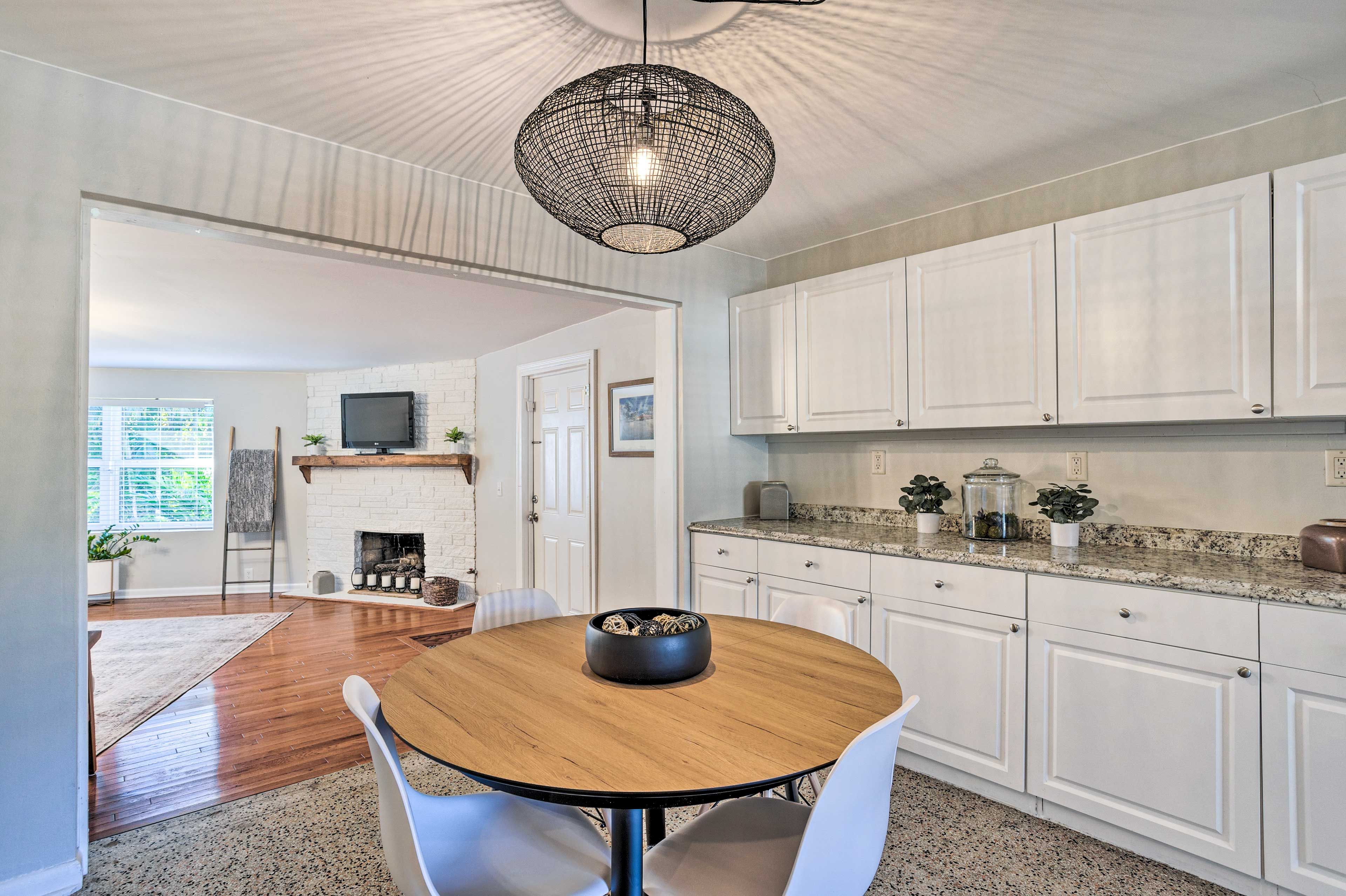 Dining Area | Dishware/Flatware