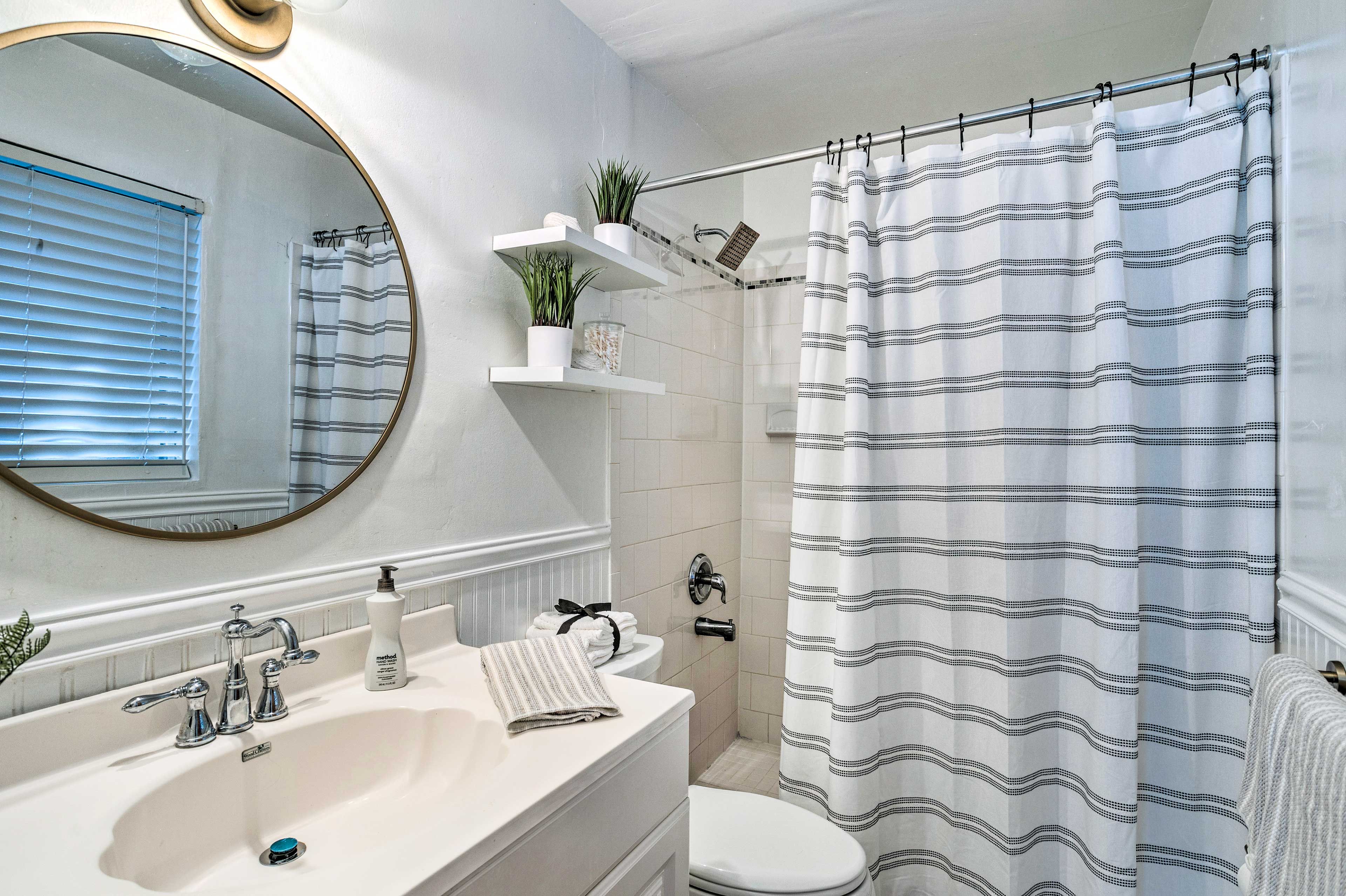 Full Bathroom