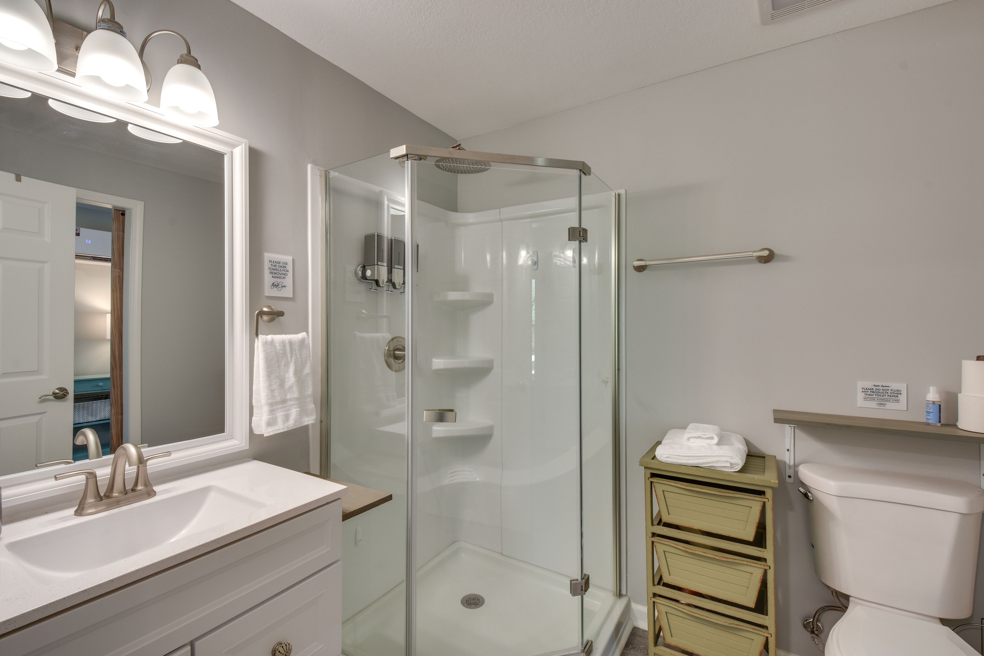 En-Suite Bathroom | Towels Provided | Complimentary Toiletries