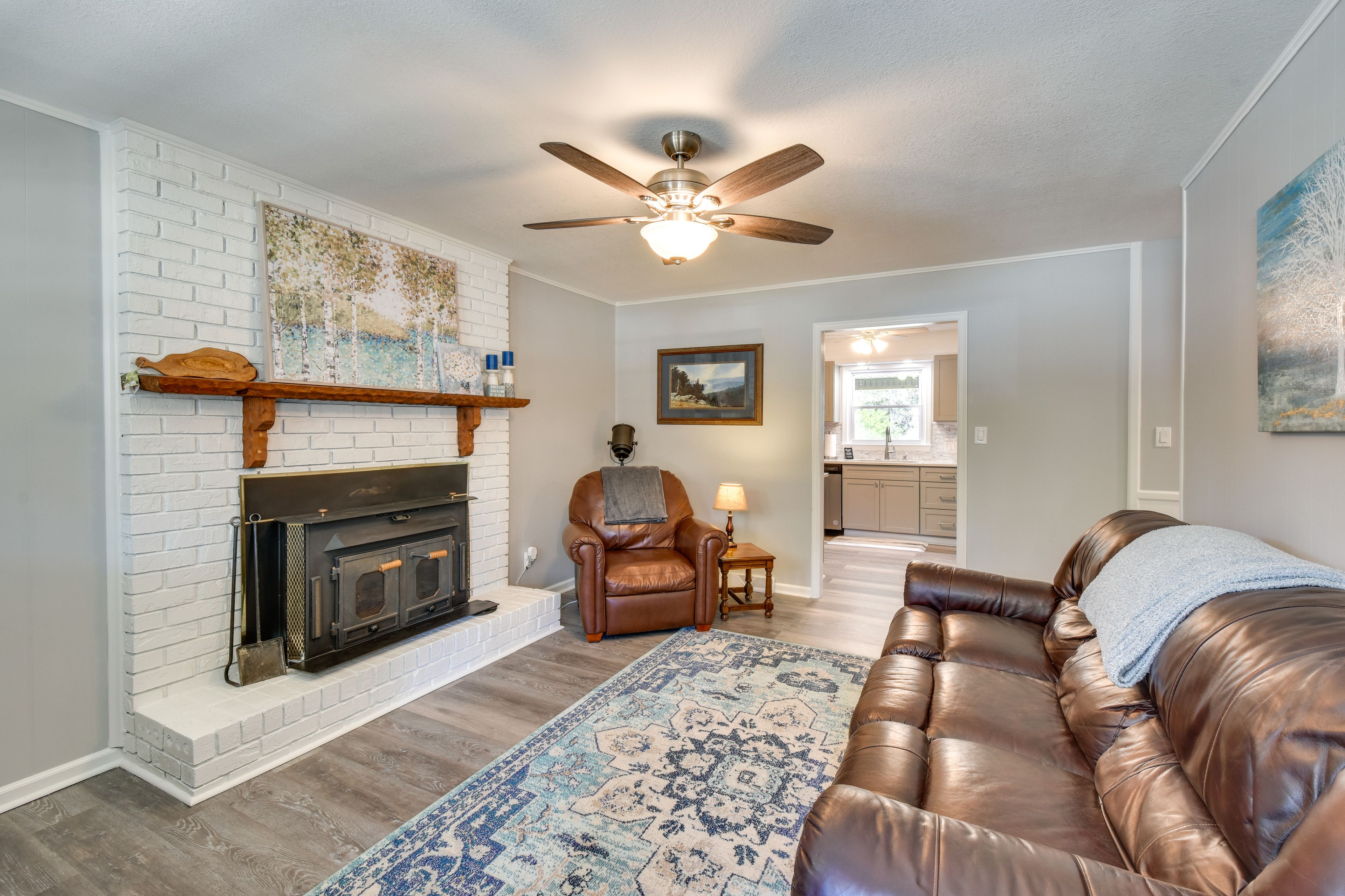 Living Area | Free WiFi | Central A/C