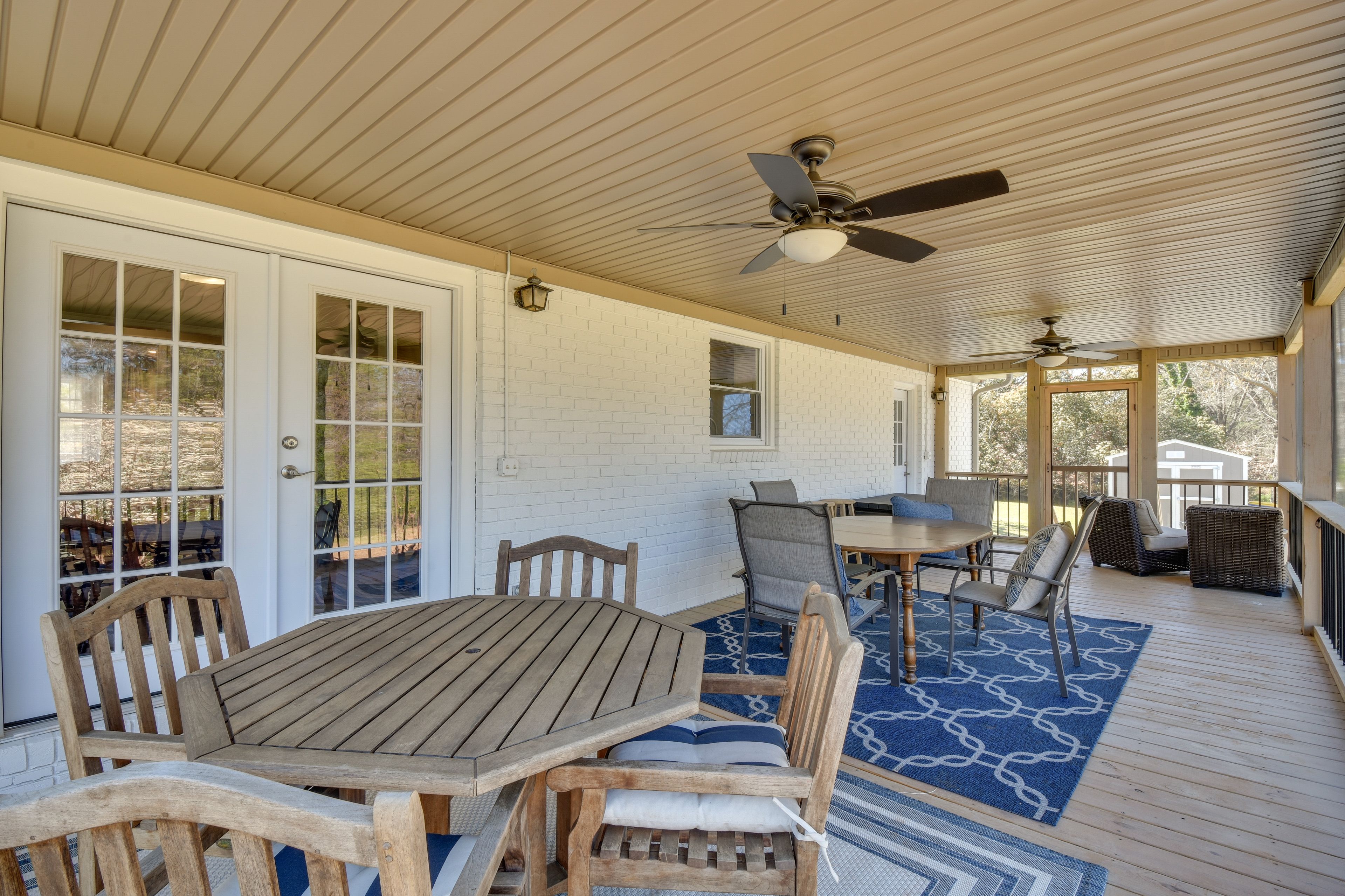 Screened-In Porch