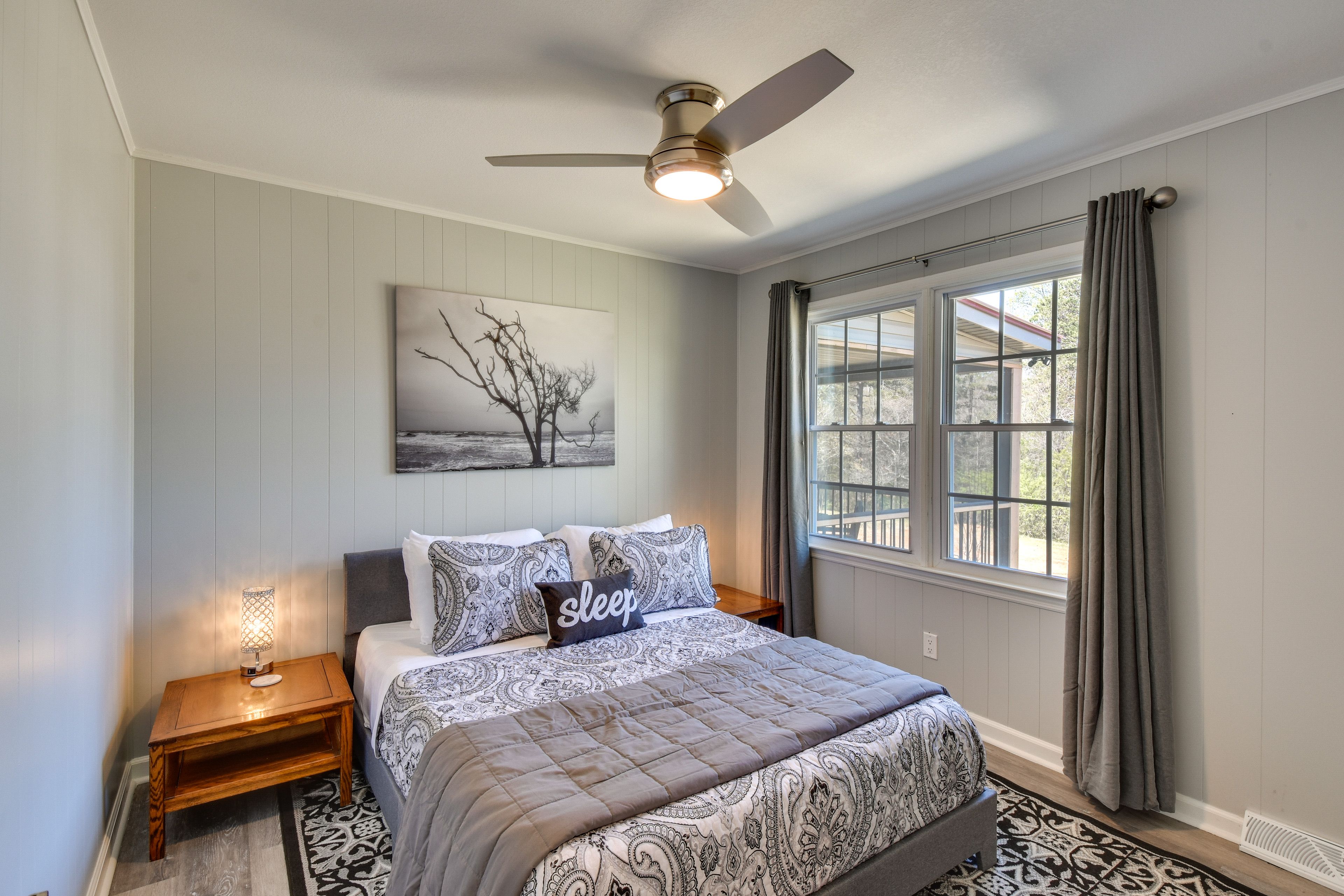 Bedroom 2 | Queen Bed