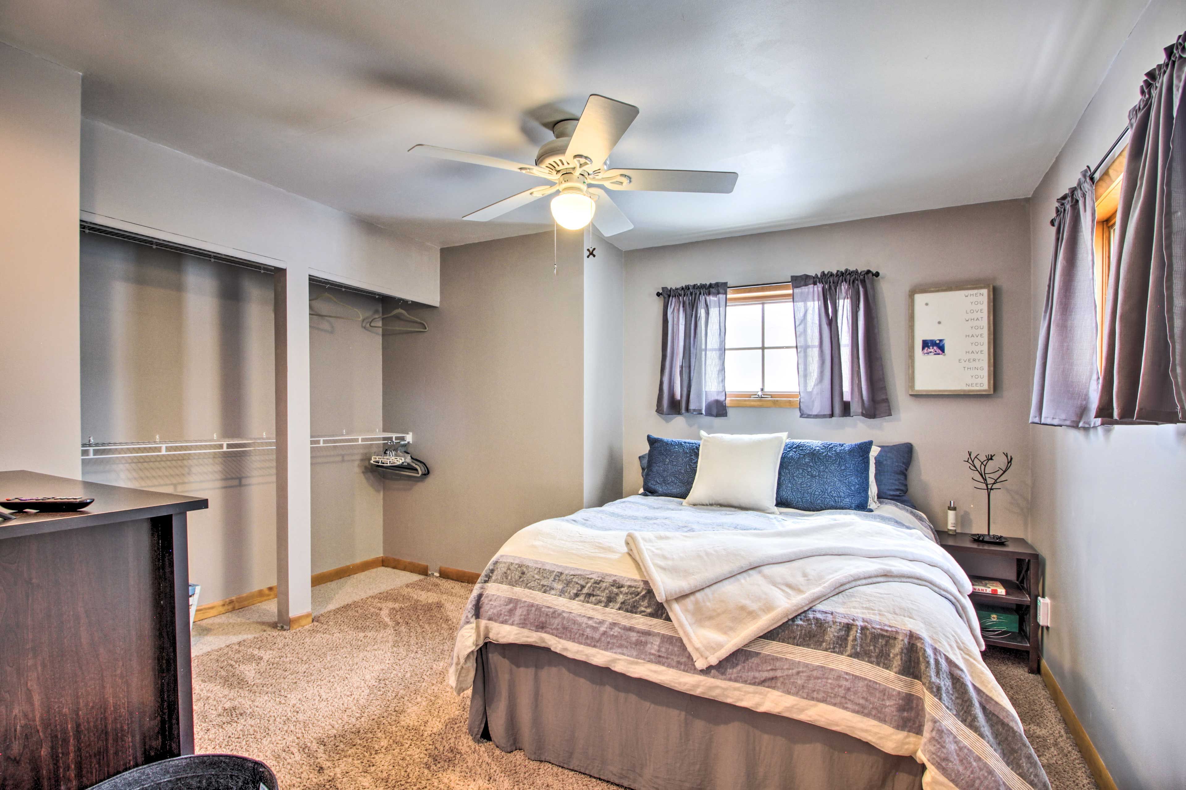 Bedroom 3 | Full Bed | Smart TV