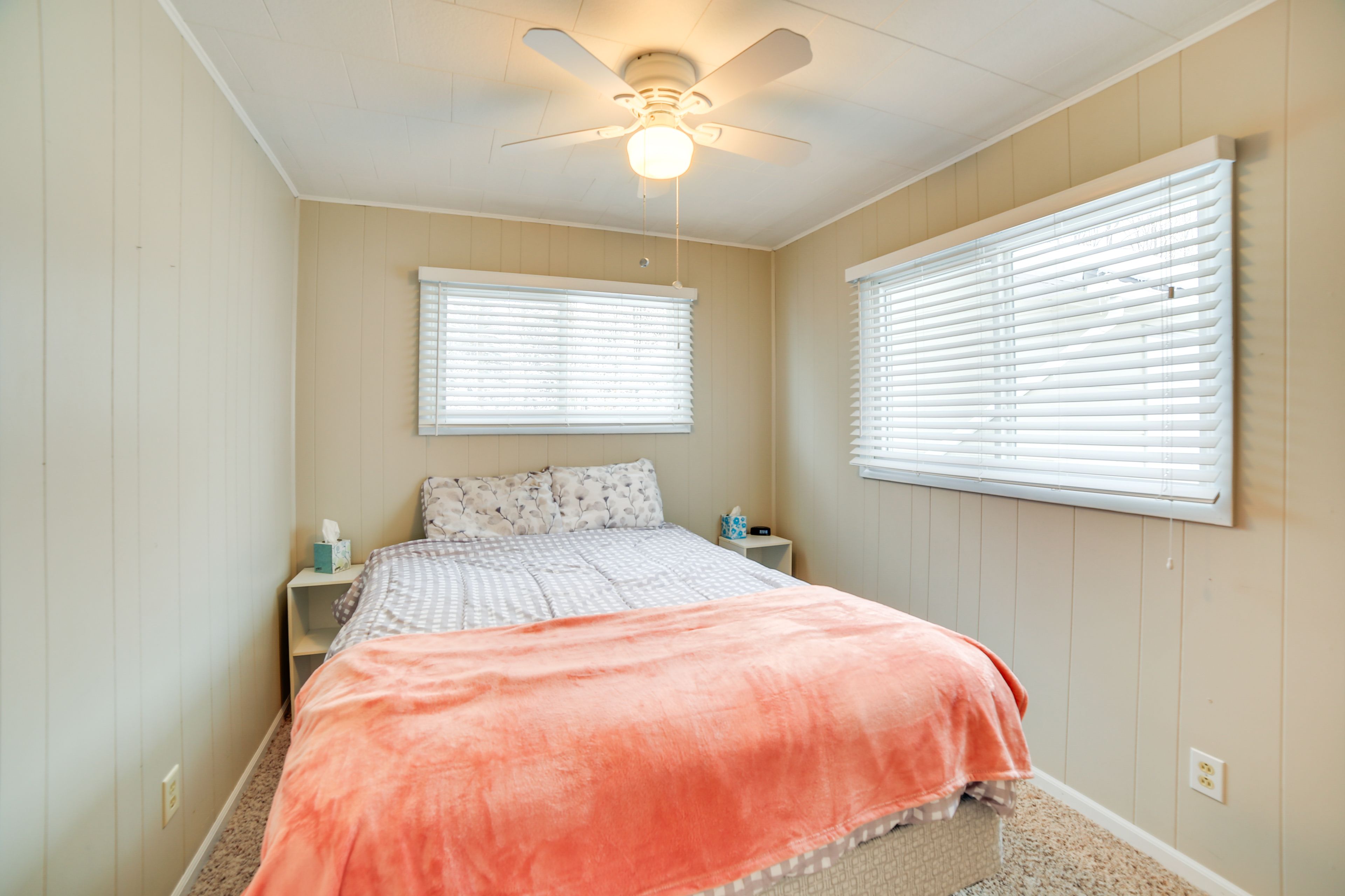 Bedroom 2 | Queen Bed