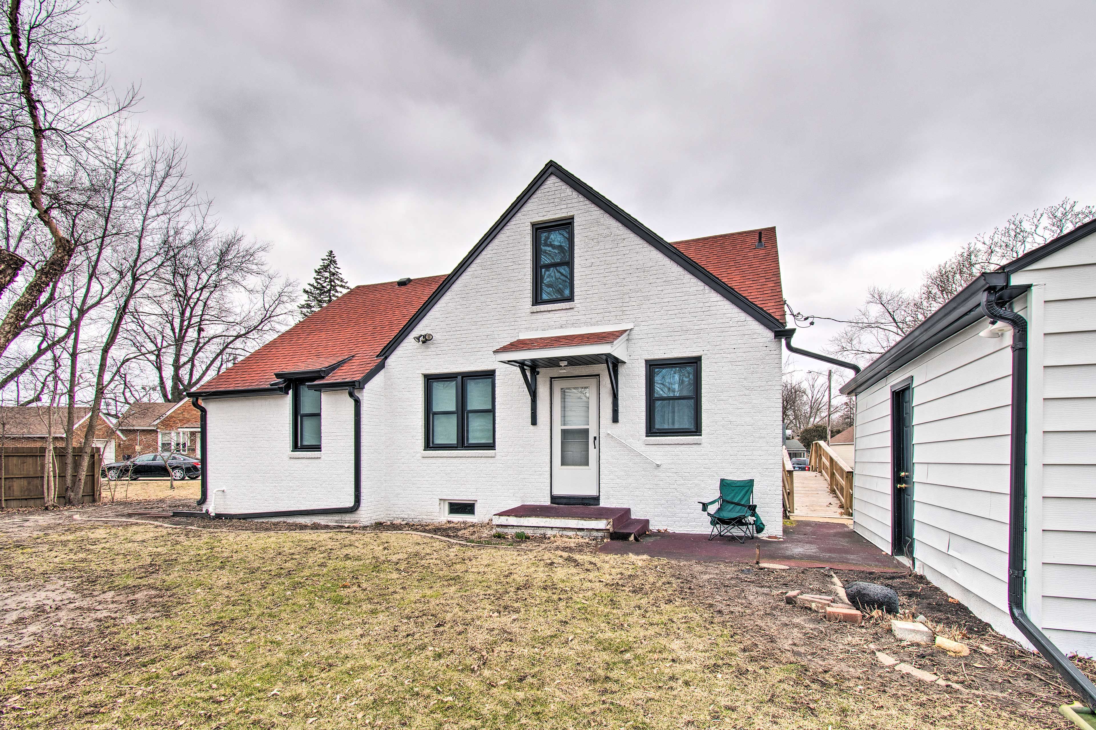 Home Exterior | Parking | Driveway (3 Vehicles)