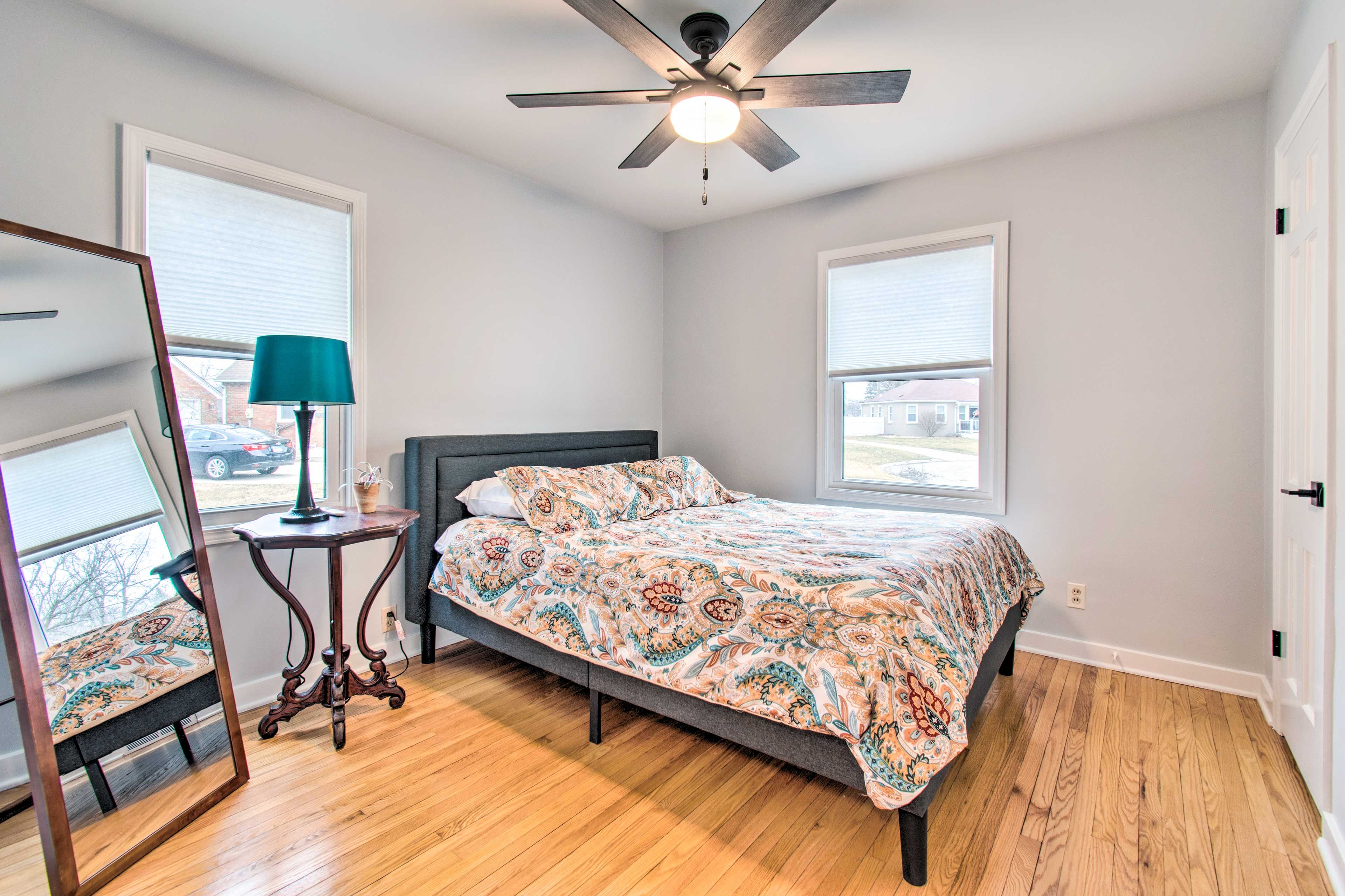 Bedroom 3 | Queen Bed | Ceiling Fans