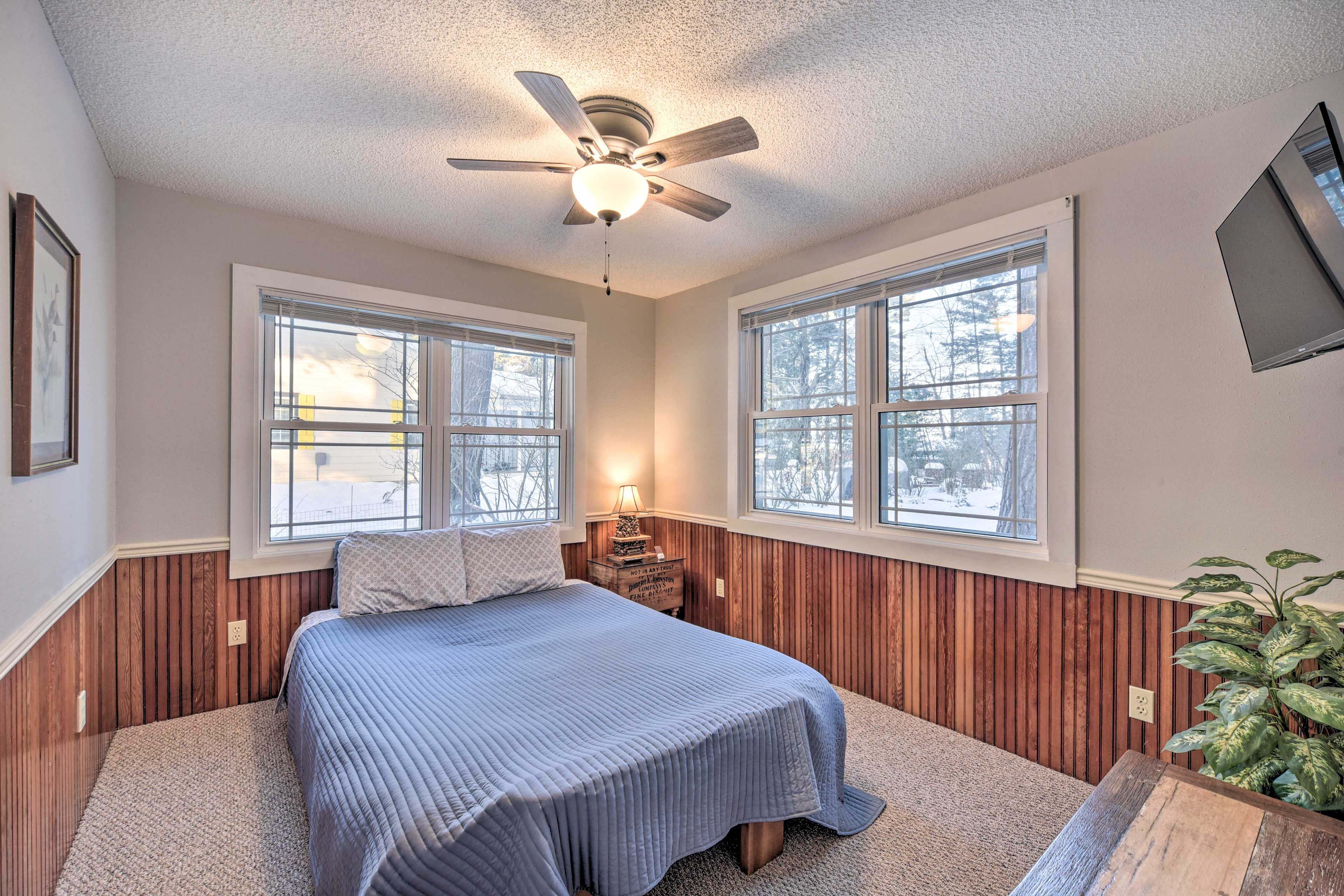Bedroom 3 | Queen Futon | 1st Floor
