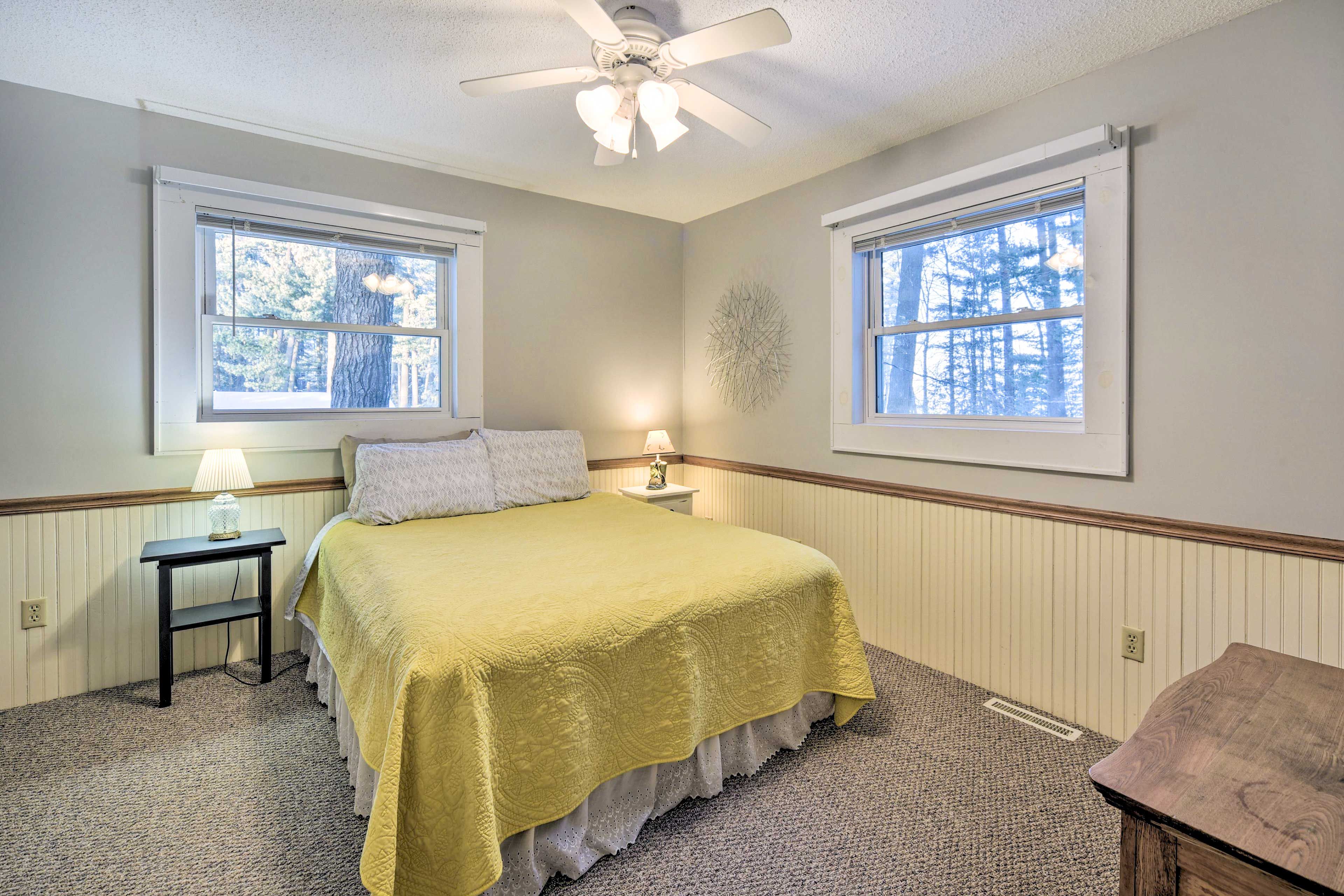 Bedroom 5 | Queen Bed | 2nd Floor