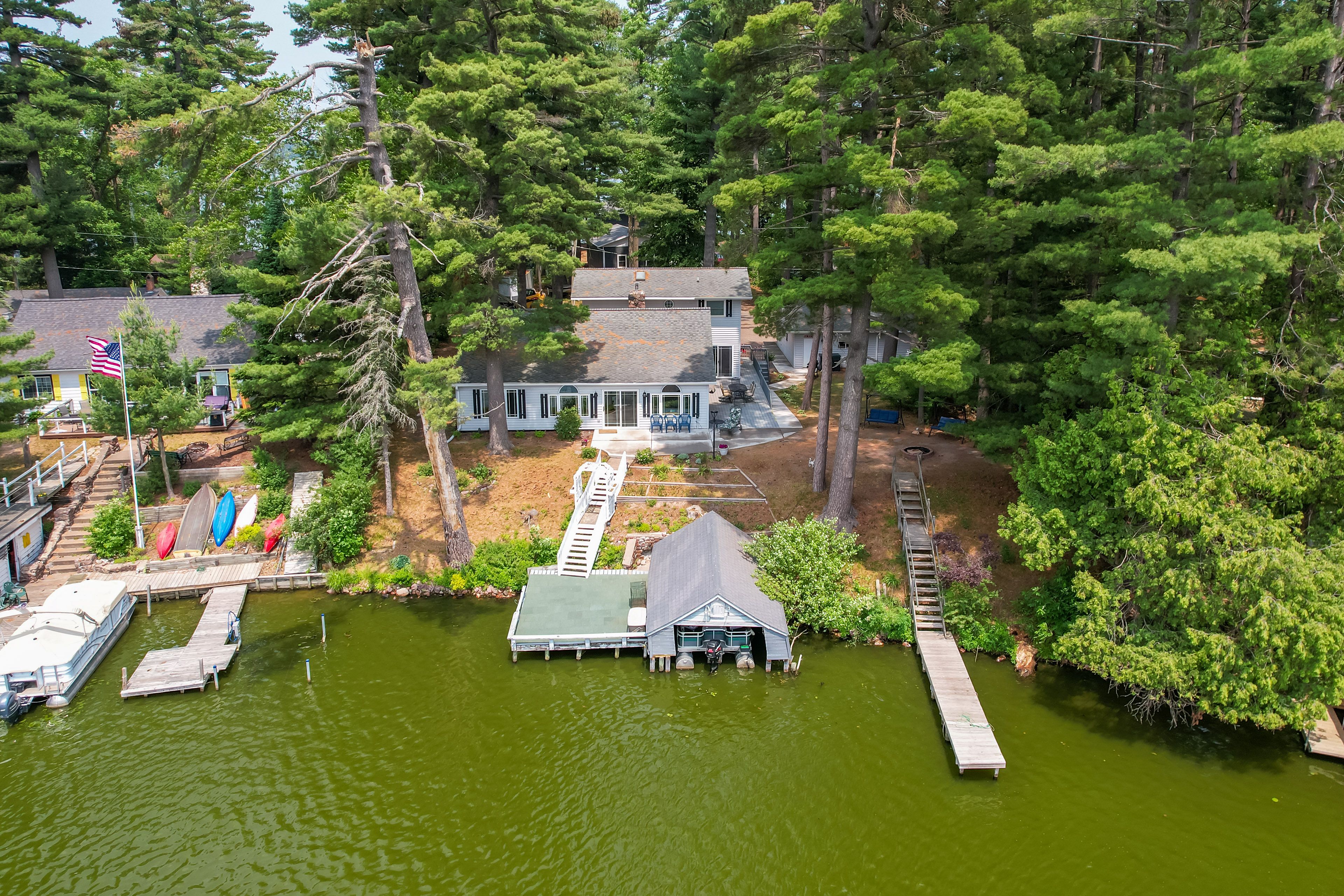 On-Site Lake Access | Boat Dock