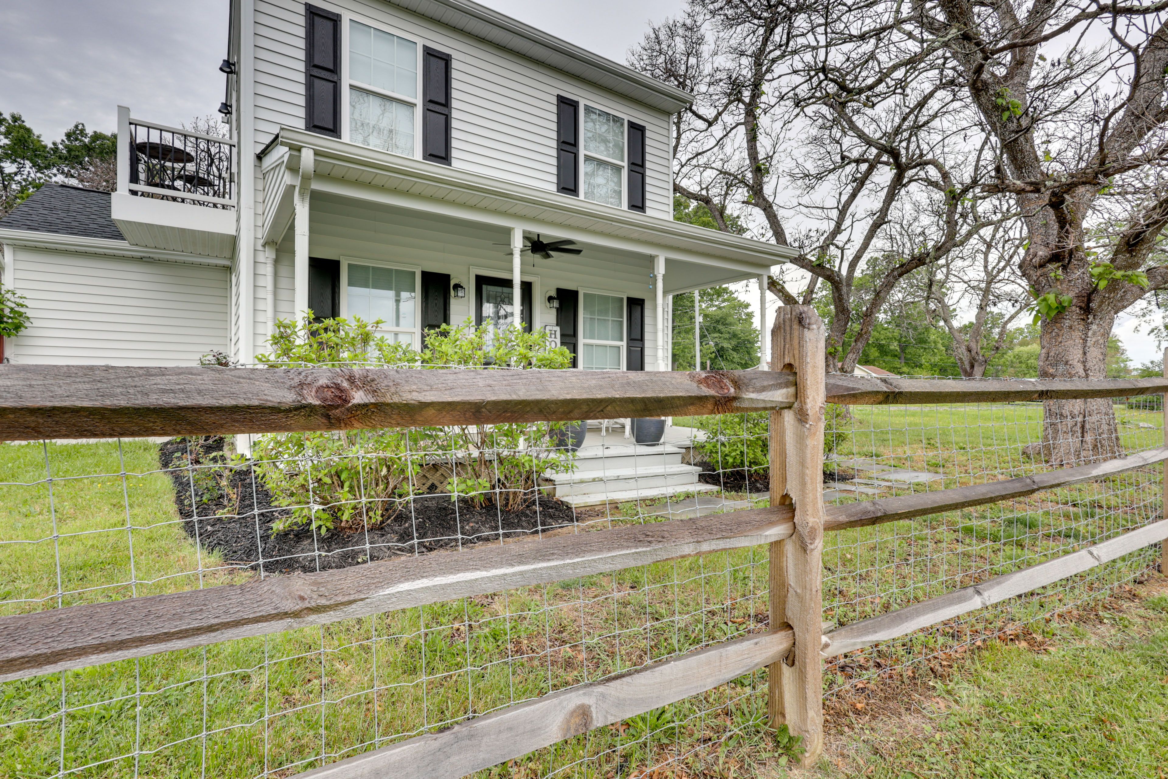 Front Royal Vacation Rental | 1BR | 2BA | 900 Sq Ft | Stairs Required