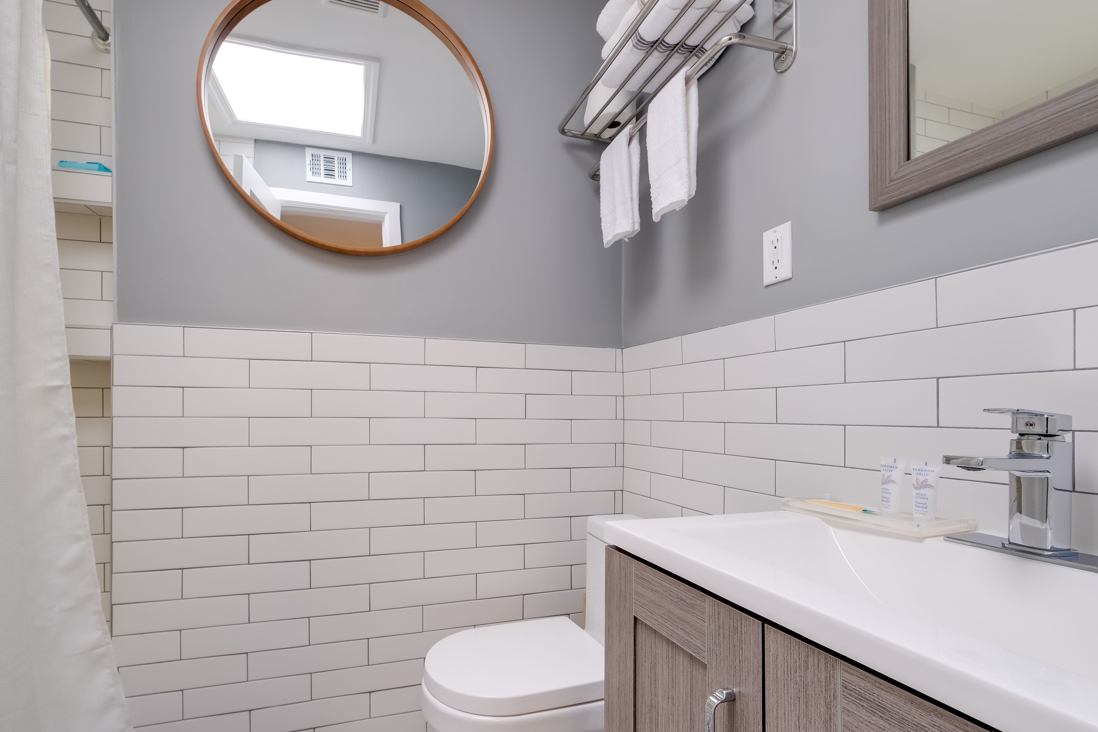 Full Bathroom | Hair Dryer