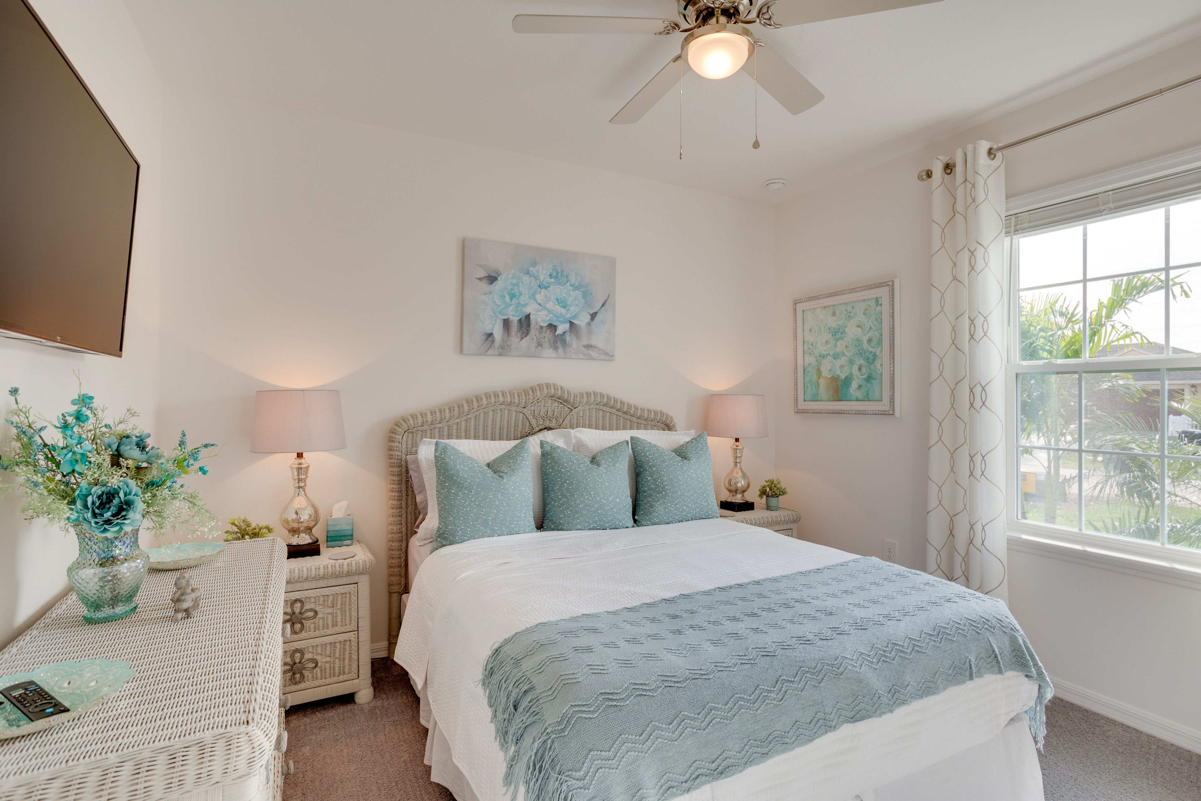 Bedroom 2 | Queen Bed