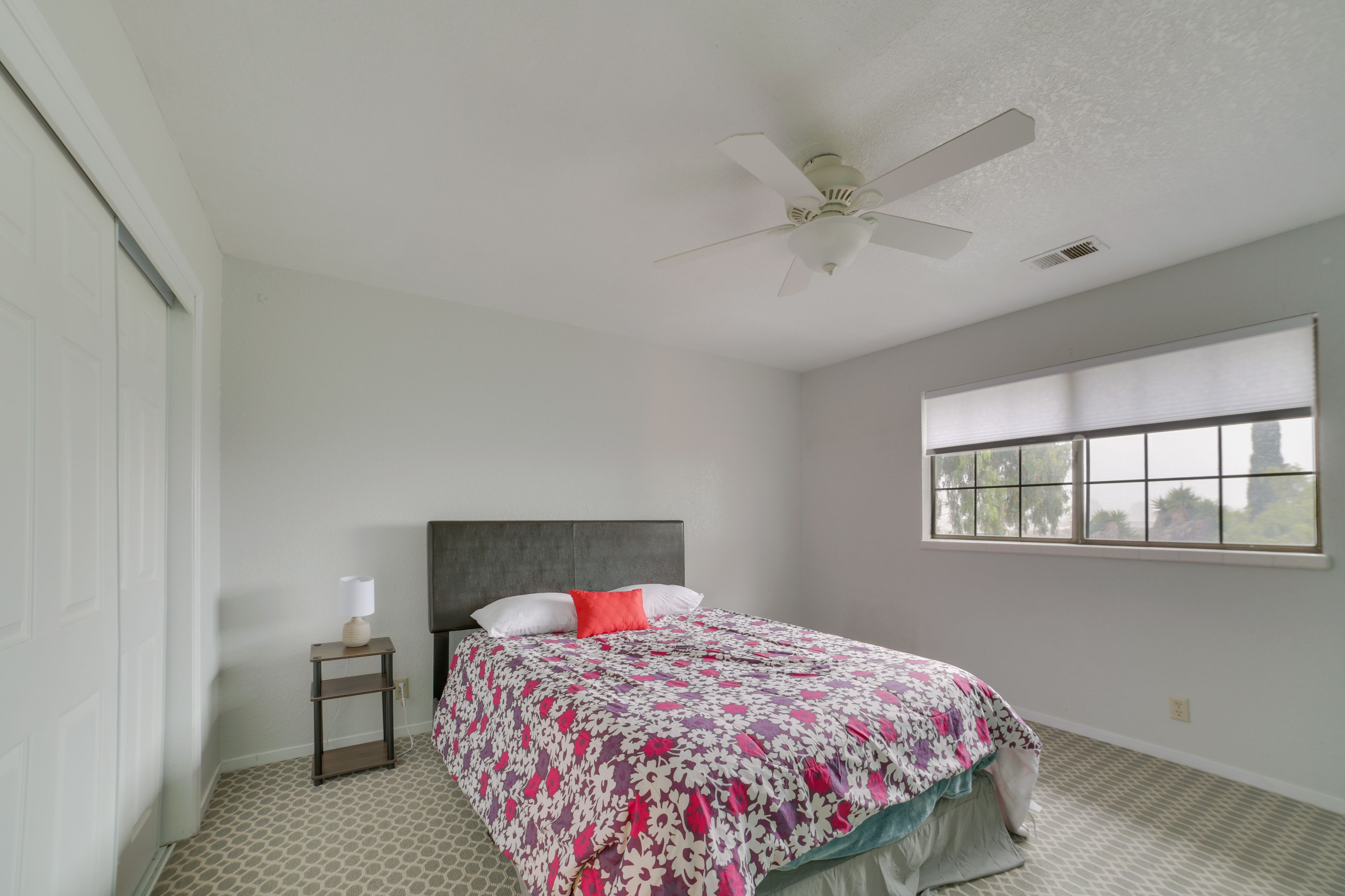 Bedroom 3 | Queen Bed | Hangers