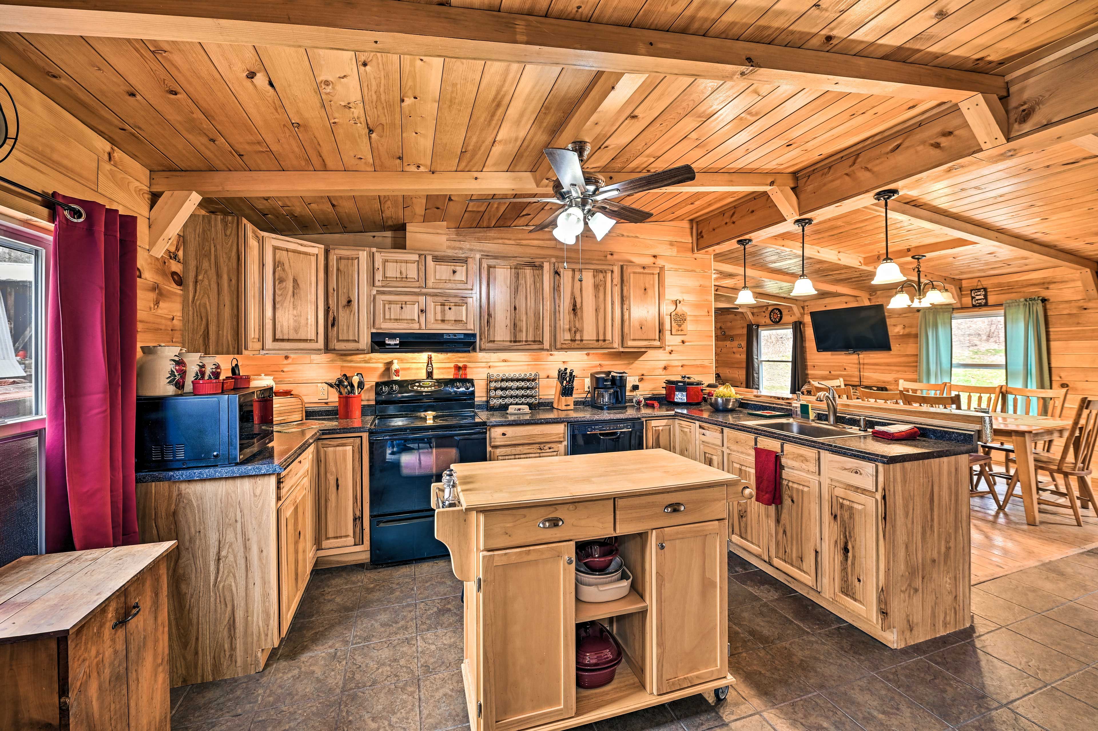 Kitchen | Coffee Maker | Crockpot | Complimentary Spices