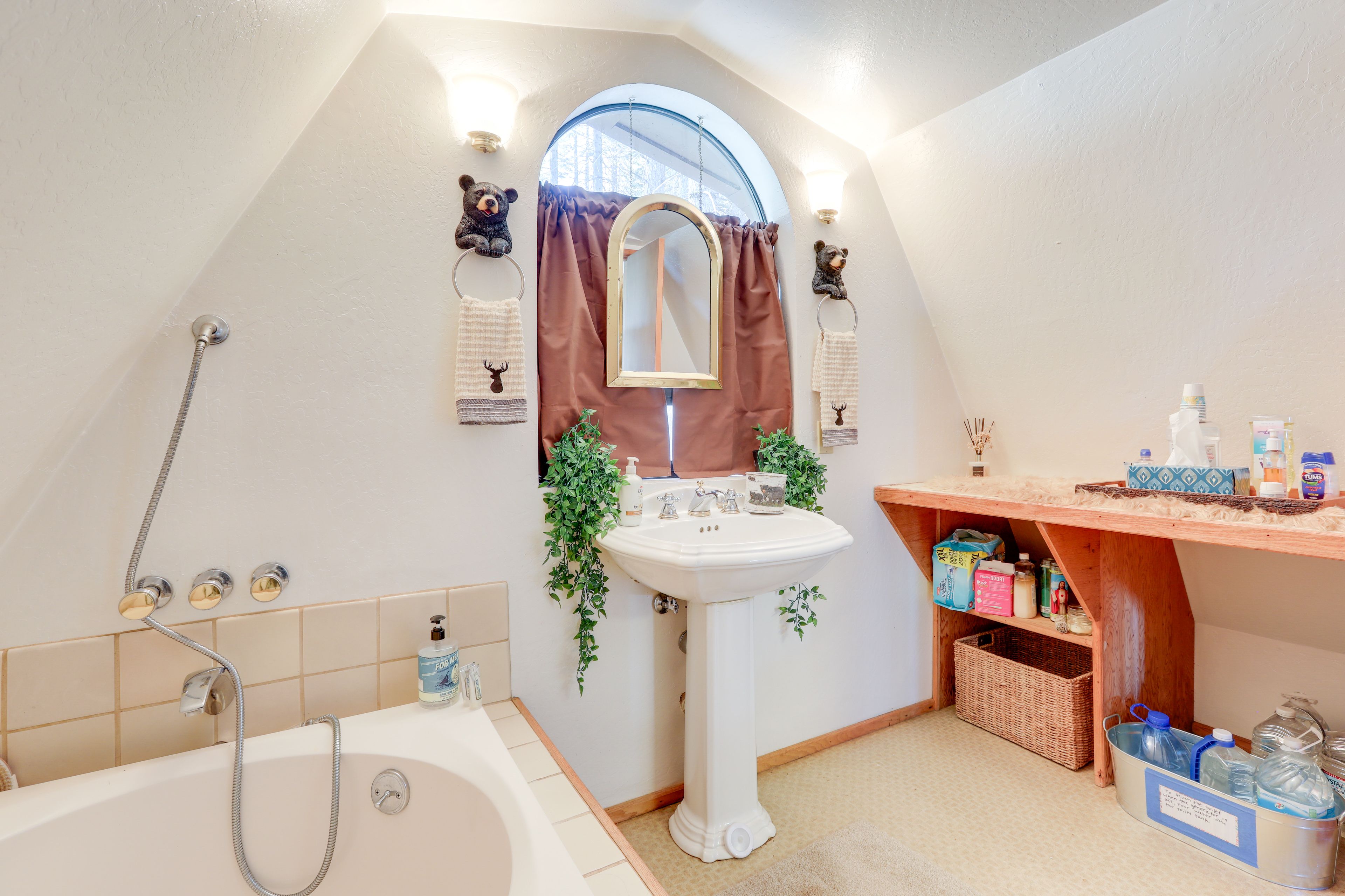 Full Bathroom