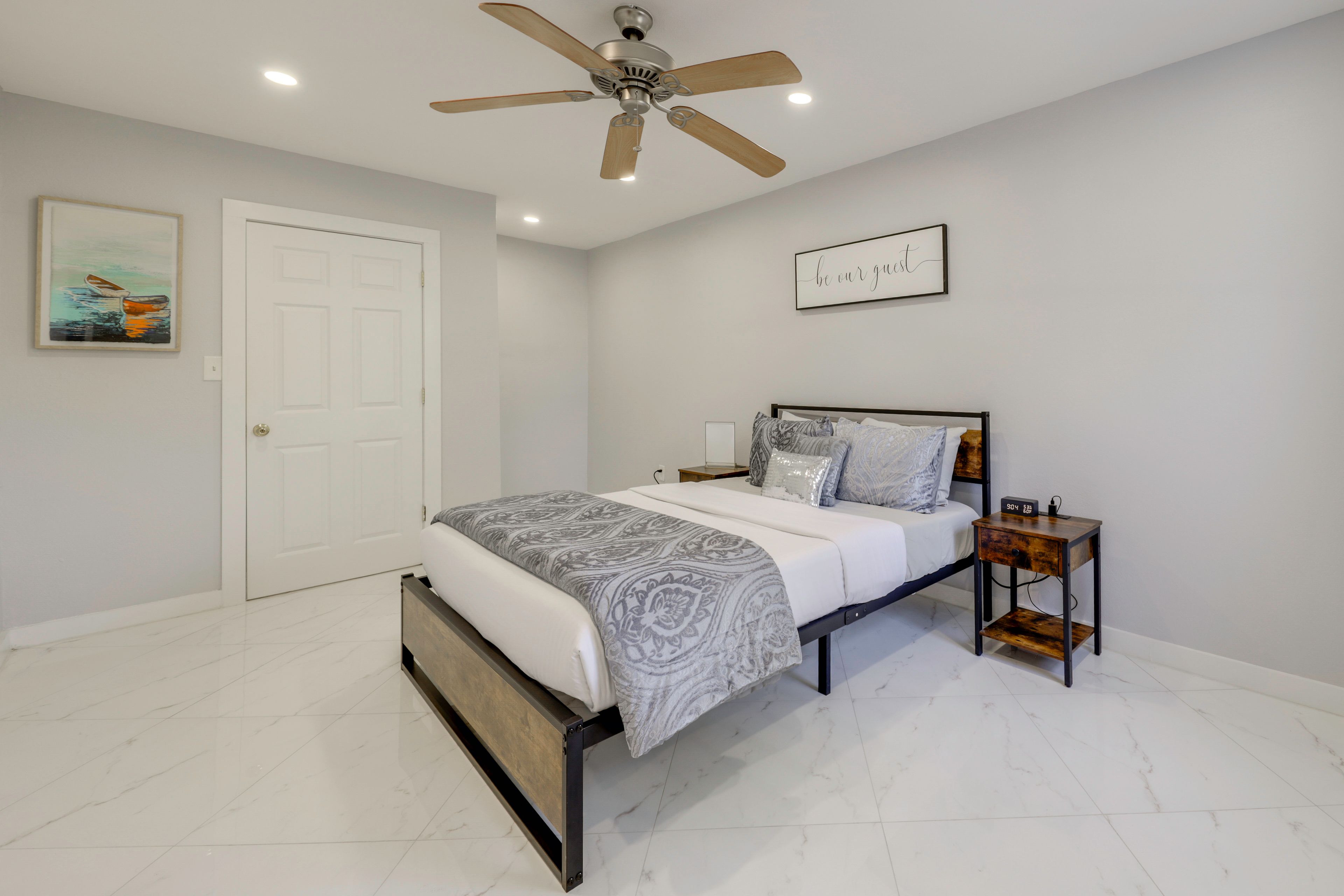 Bedroom 2 | Queen Bed