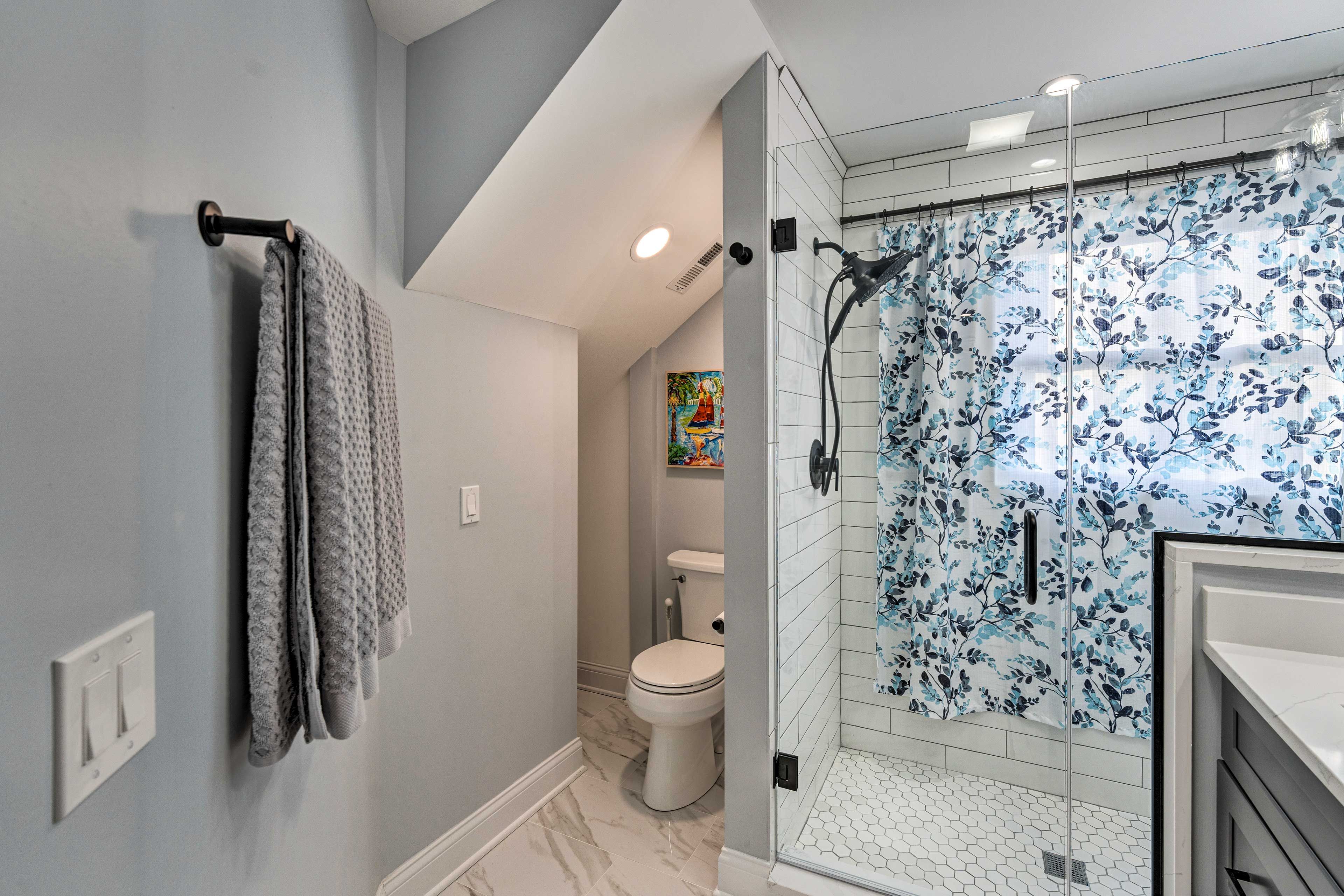 Full Bathroom | 2nd Floor | Walk-In Shower | Hair Dryer