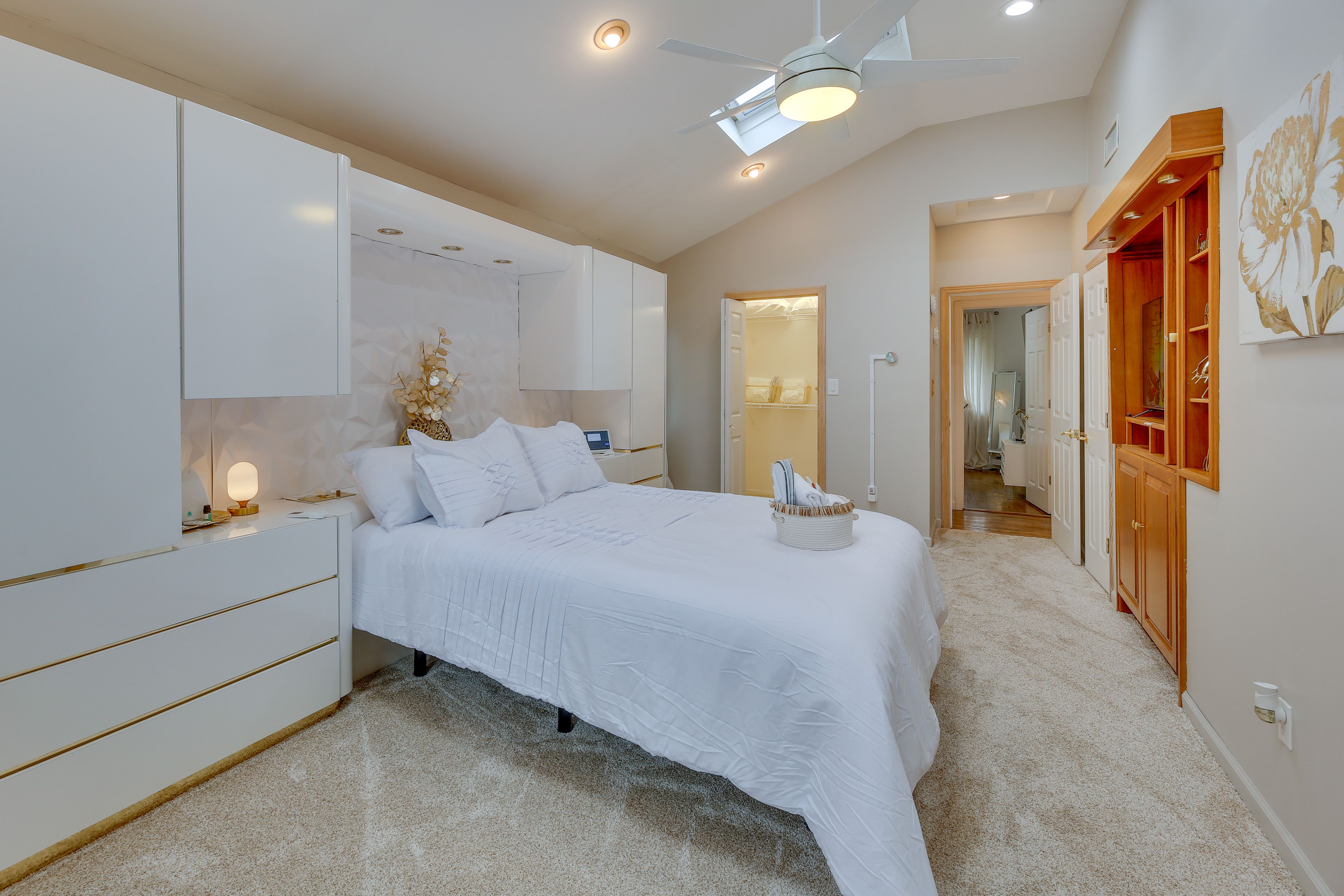 Bedroom 1 | Main Level | Queen Bed | Linens Provided | Crib