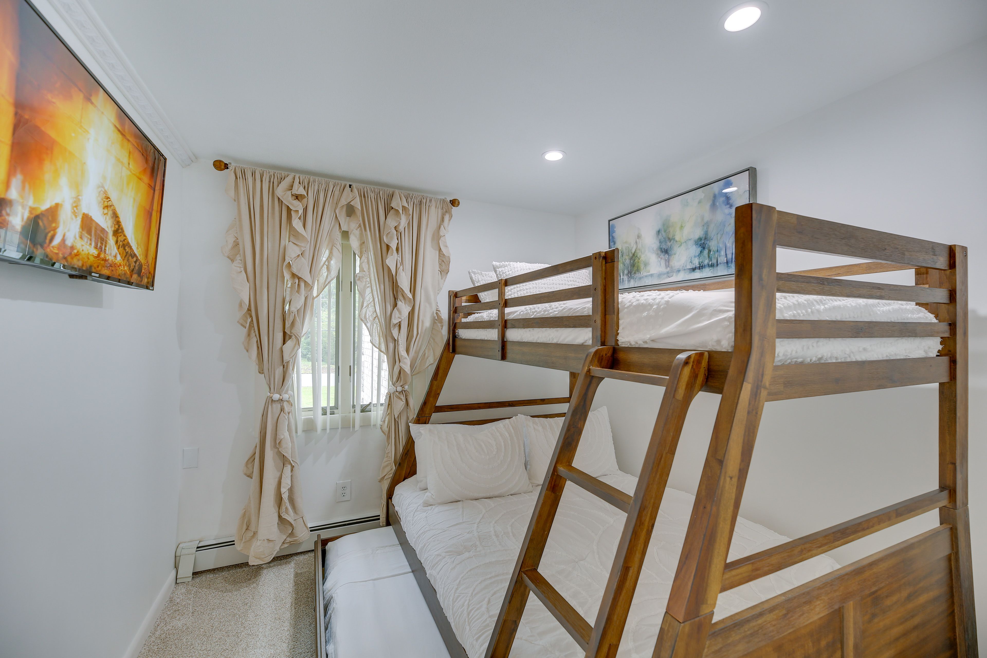 Bedroom 3 | Twin/Full Bunk Bed w/ Twin Trundle Bed | Main Level
