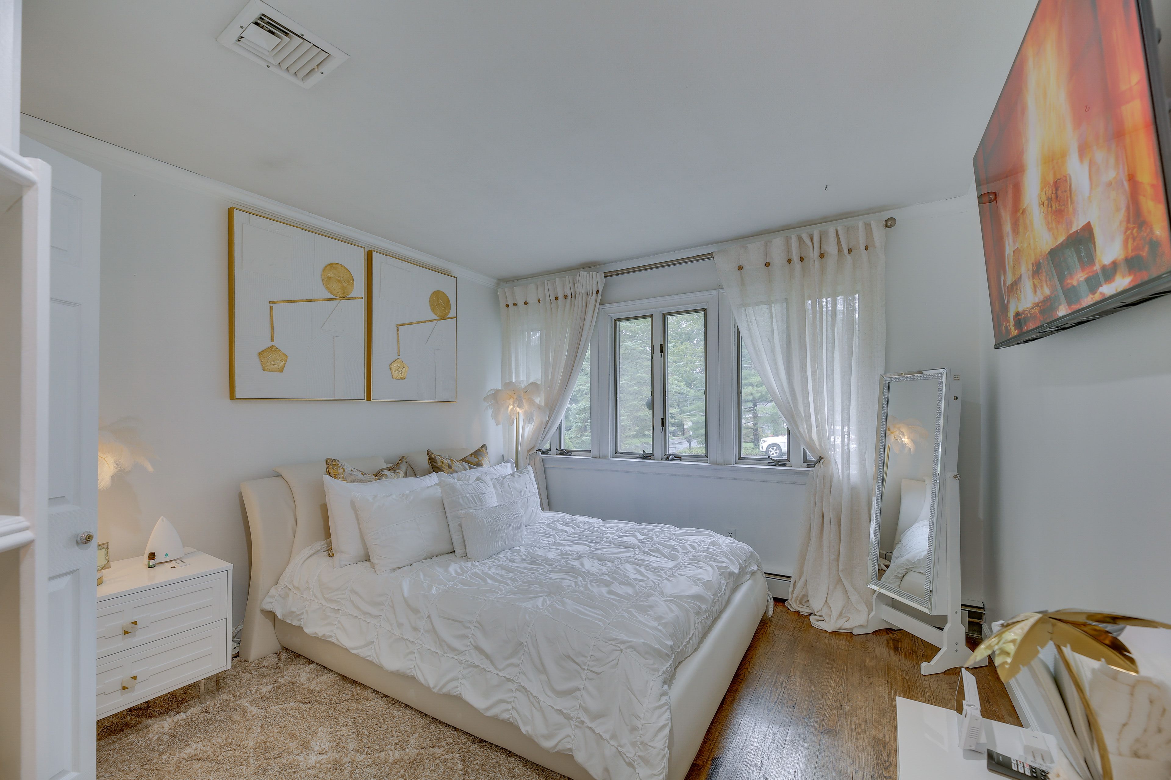 Bedroom 2 | Queen Bed | Smart TV | Main Level