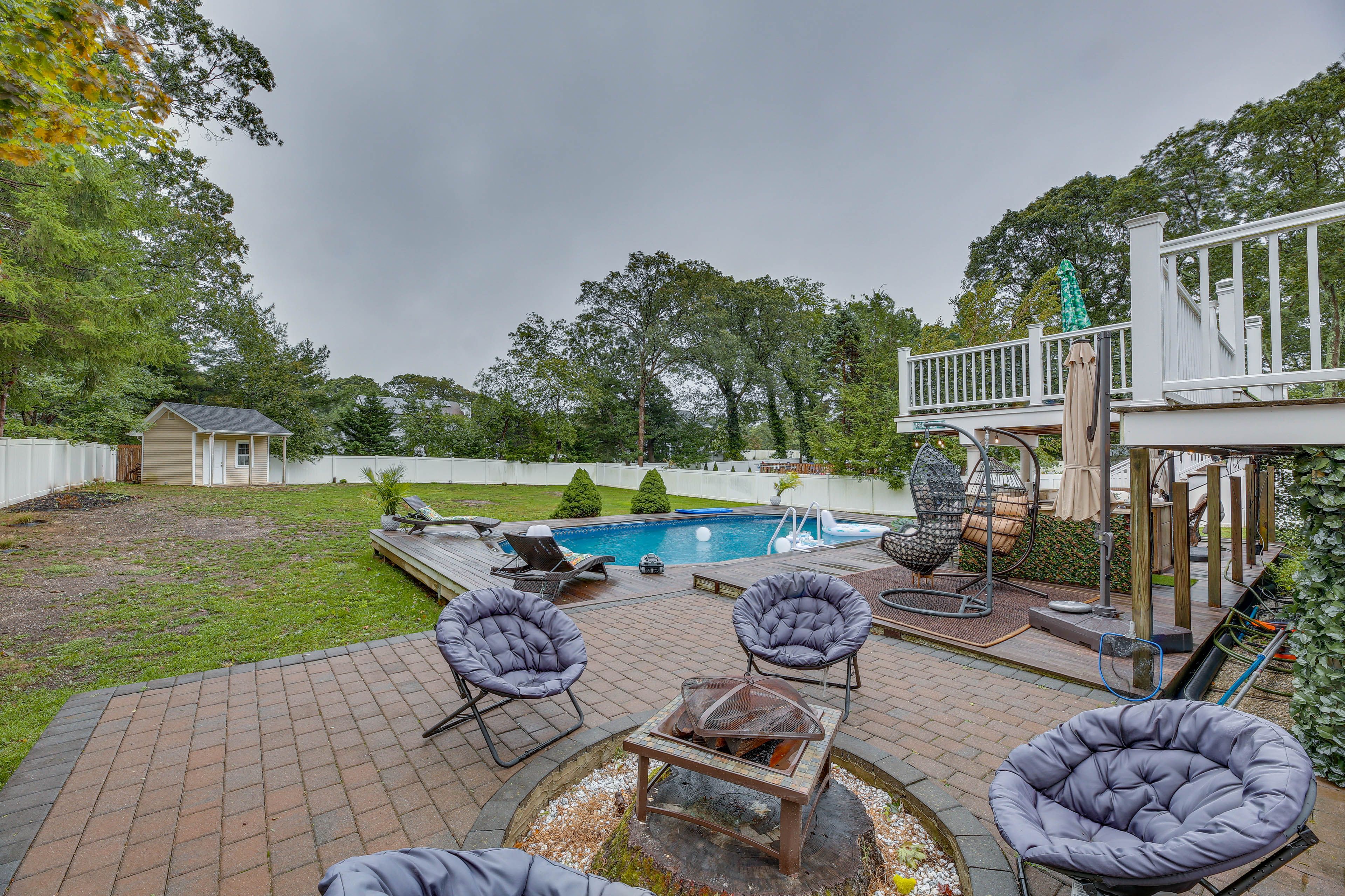 Patio | Fire Pit | Seating