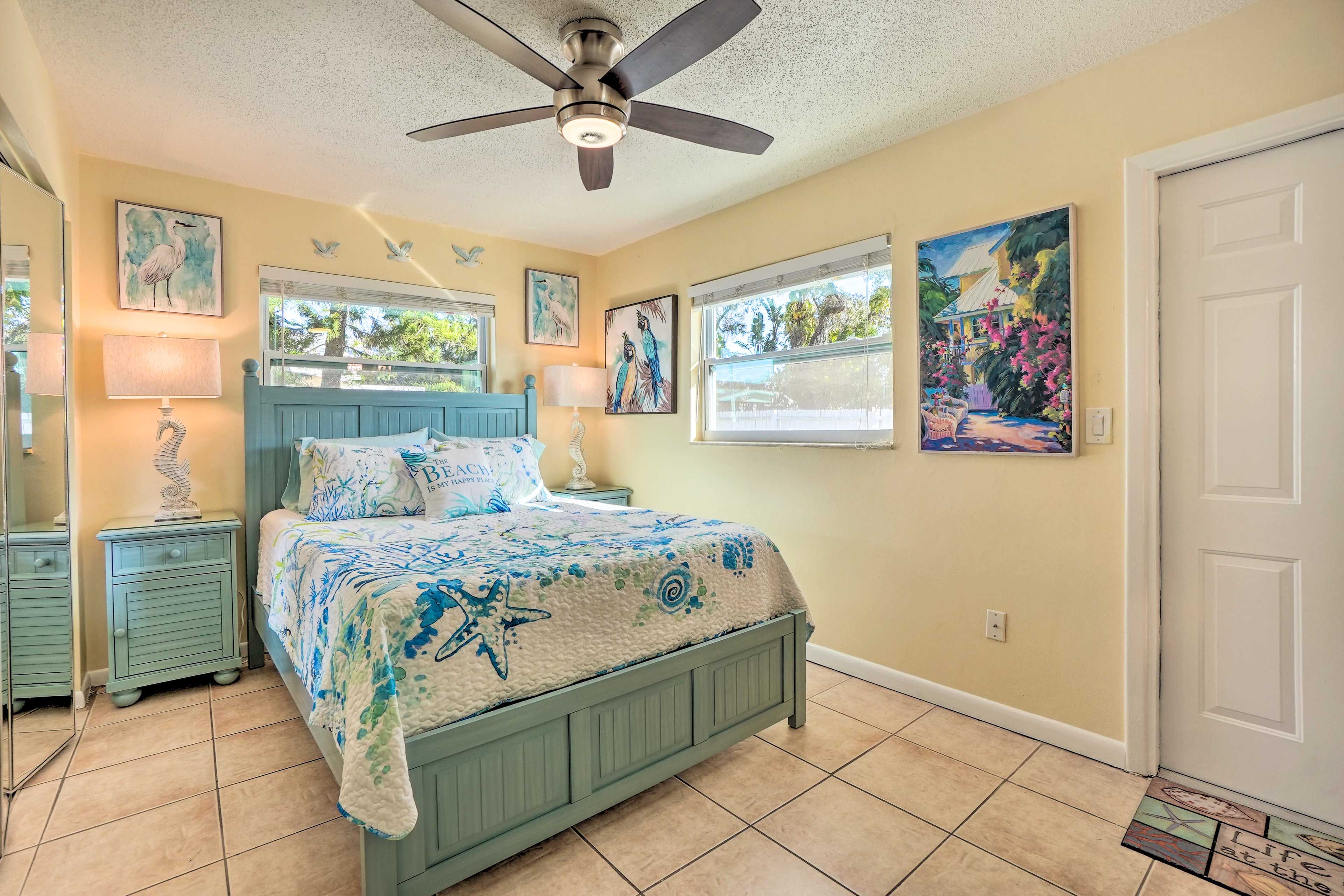 Bedroom | Queen Bed