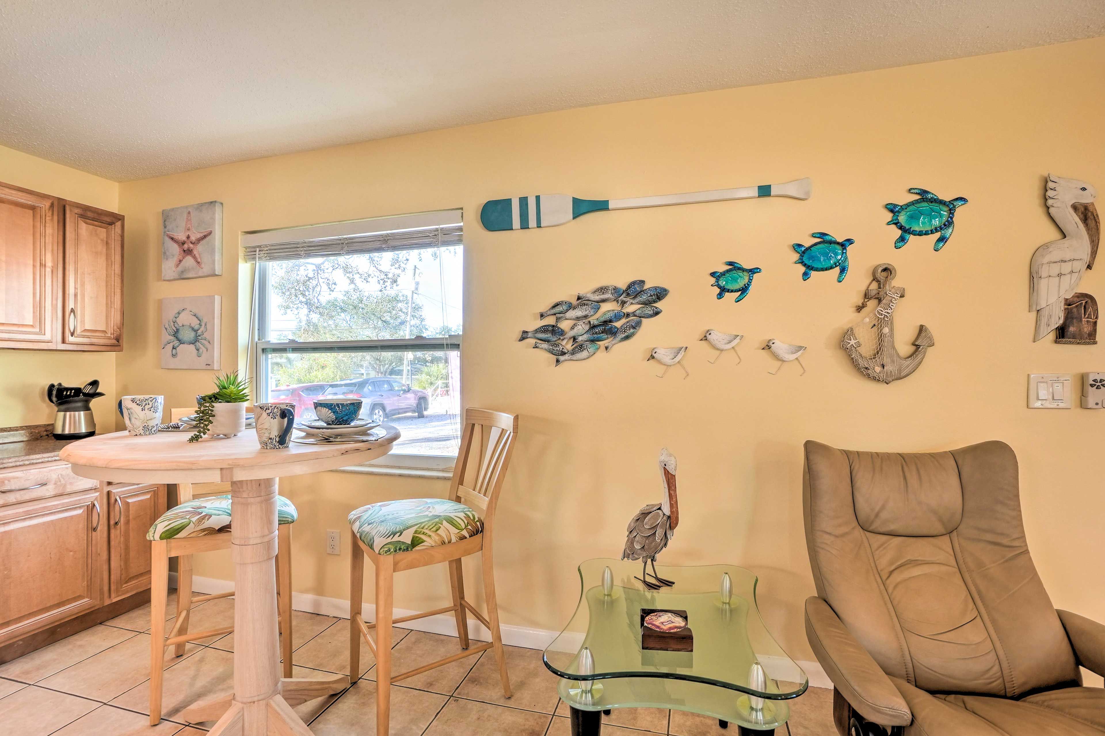 Kitchen & Dining Area