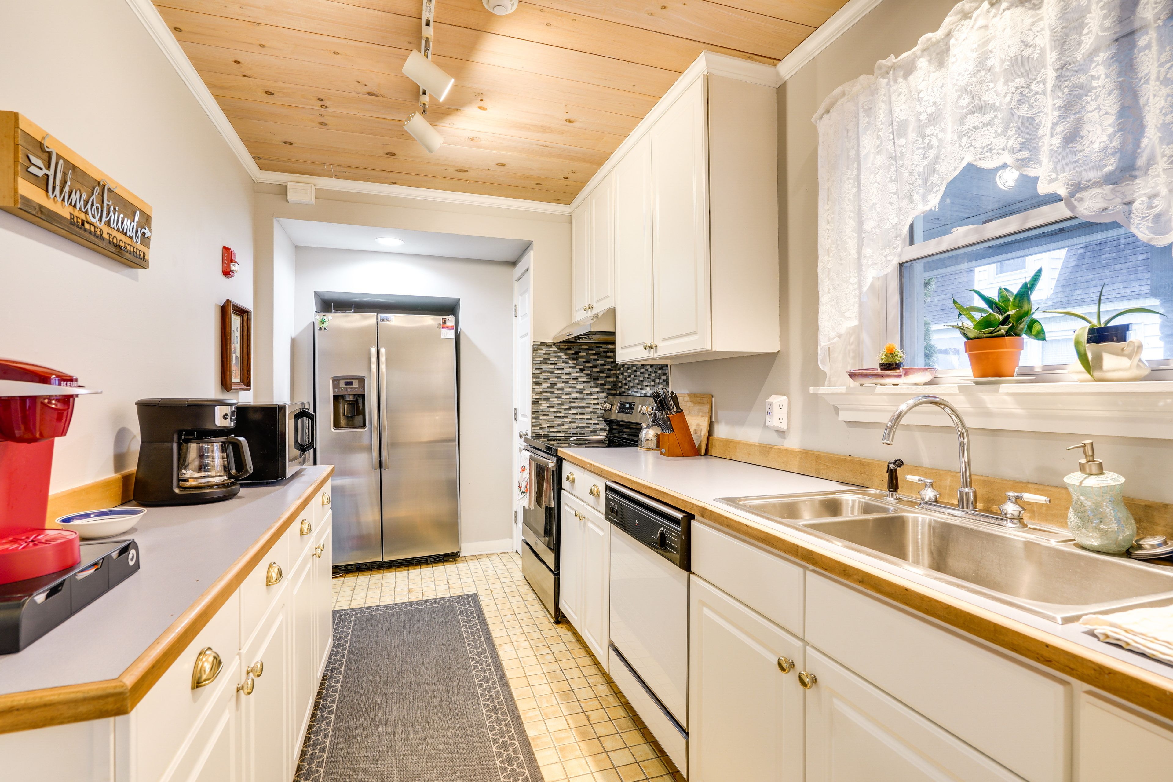 Kitchen | Cooking Basics | Toaster | Blender | Organic Coffee, Tea & Snacks