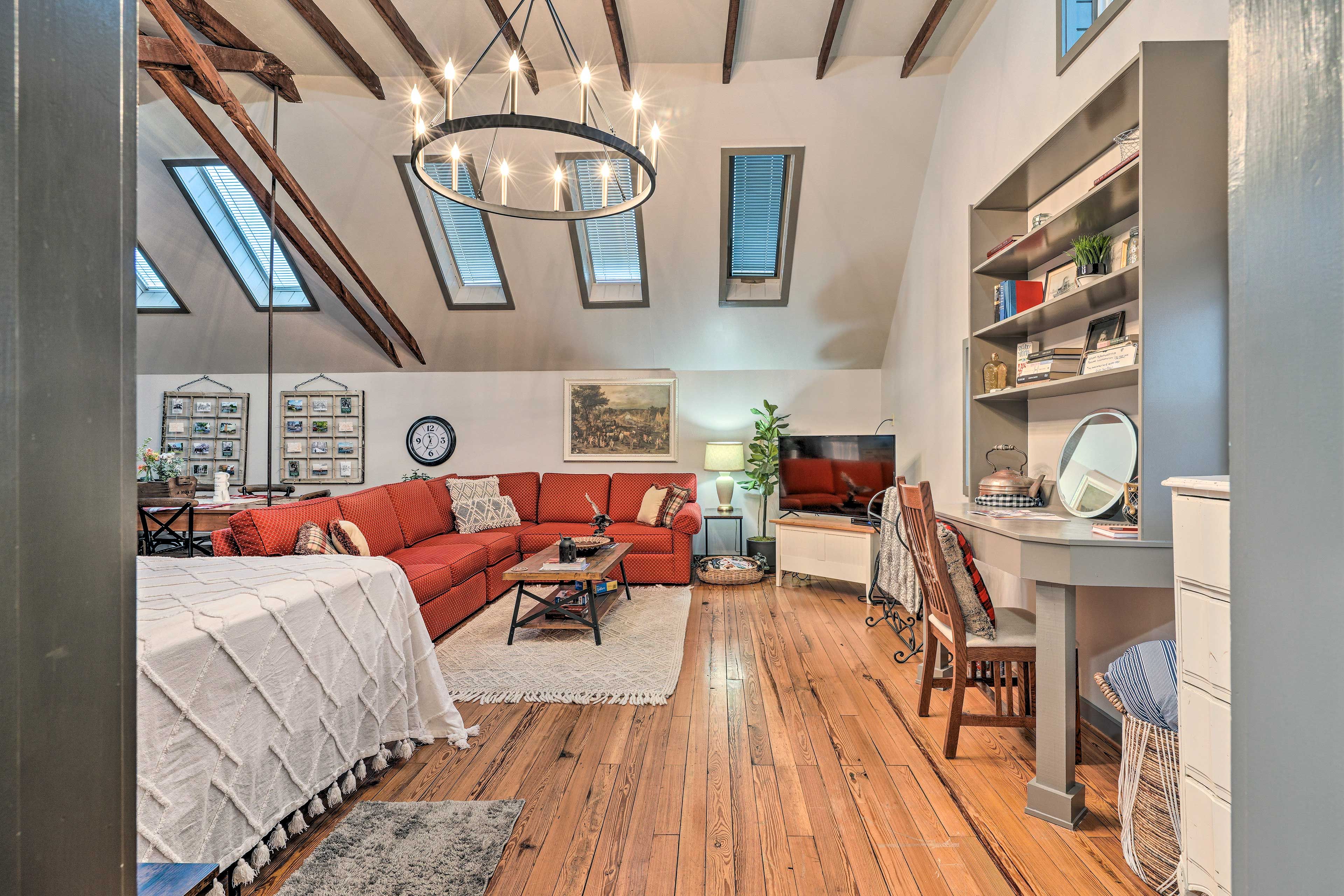 Studio | Entryway | Smart TV w/ Cable | DVD Player & DVDs