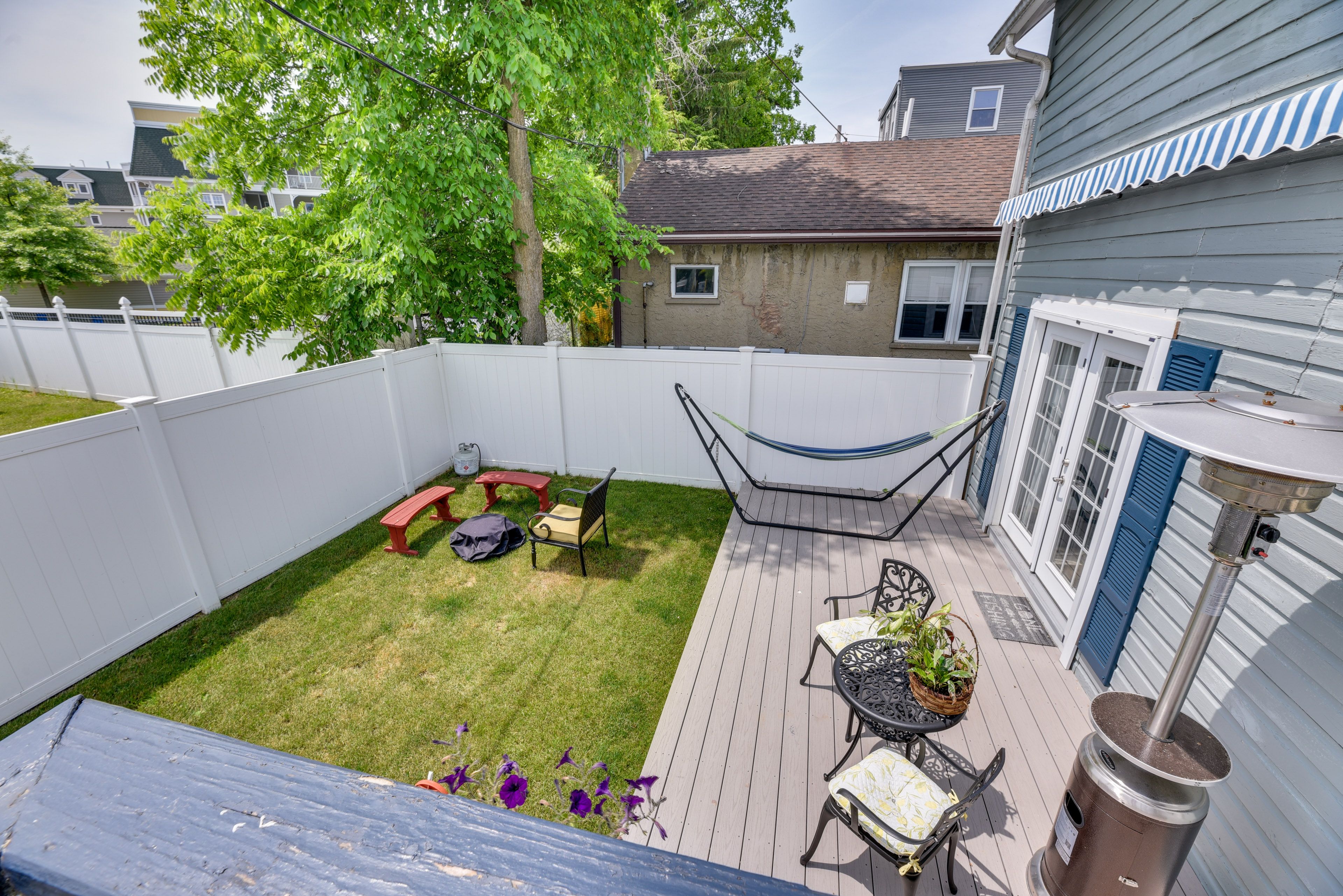 Deck | Shared Gas Fire Pit | Shared Gas Grill (Propane Provided) | Hammock