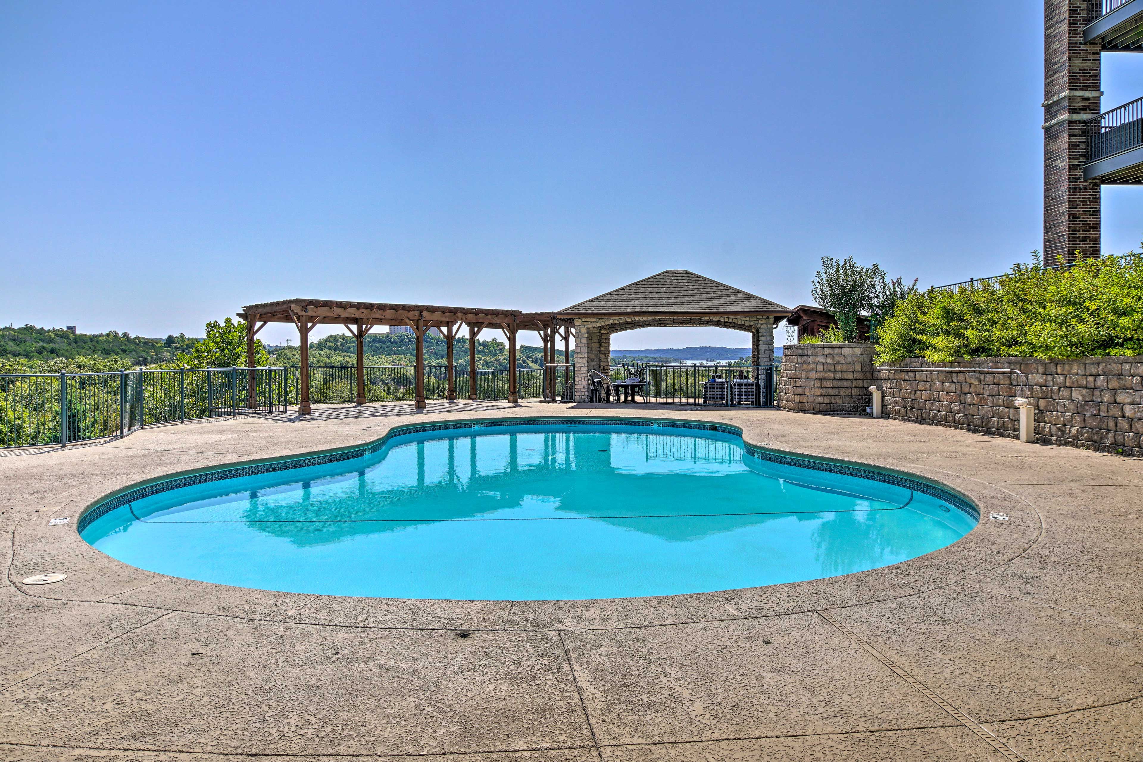 Majestic at Table Rock COA | Community Amenities | Outdoor Pool