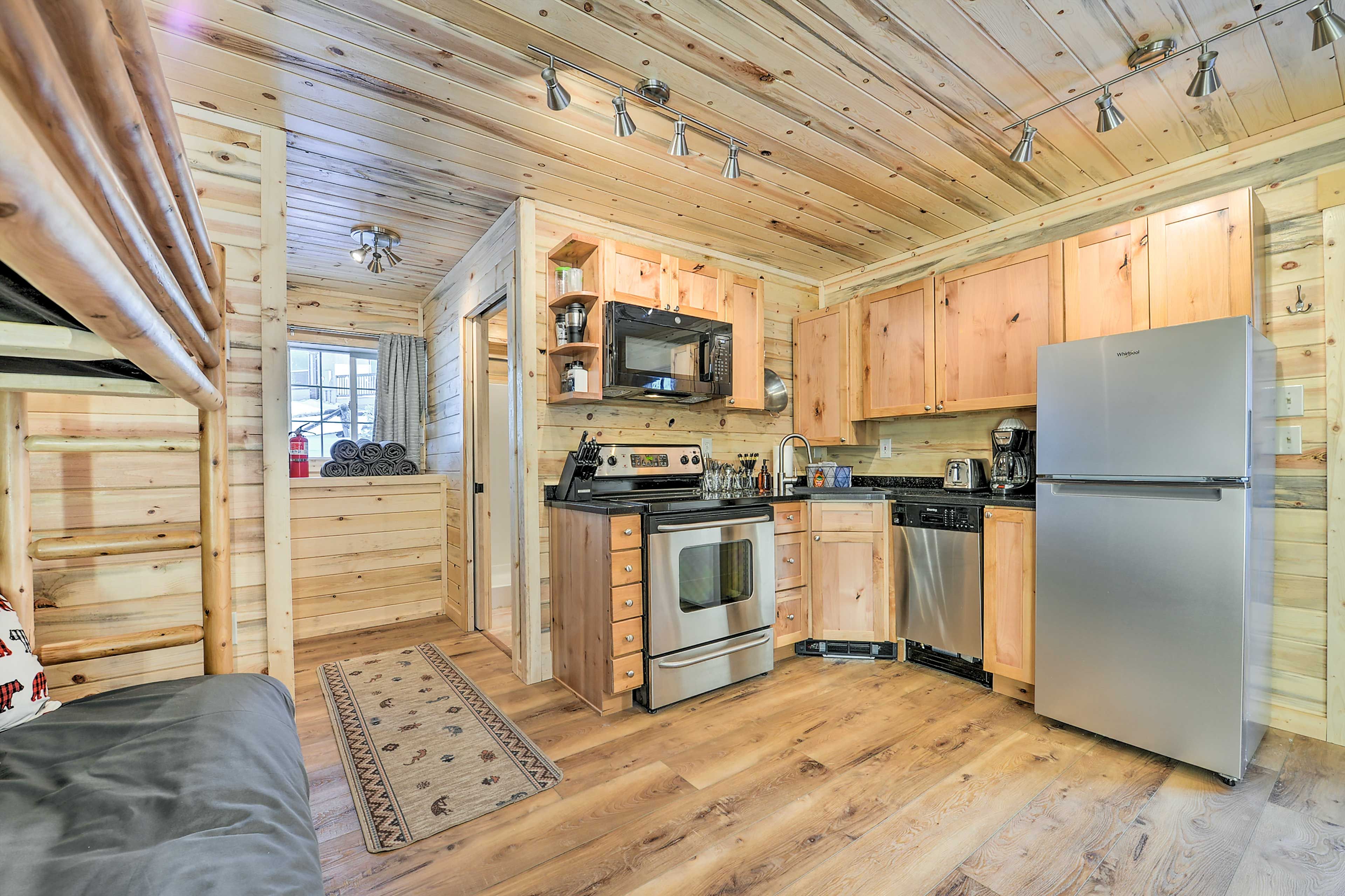Kitchen | Dishware & Flatware | Coffee Maker | Toaster | Spices